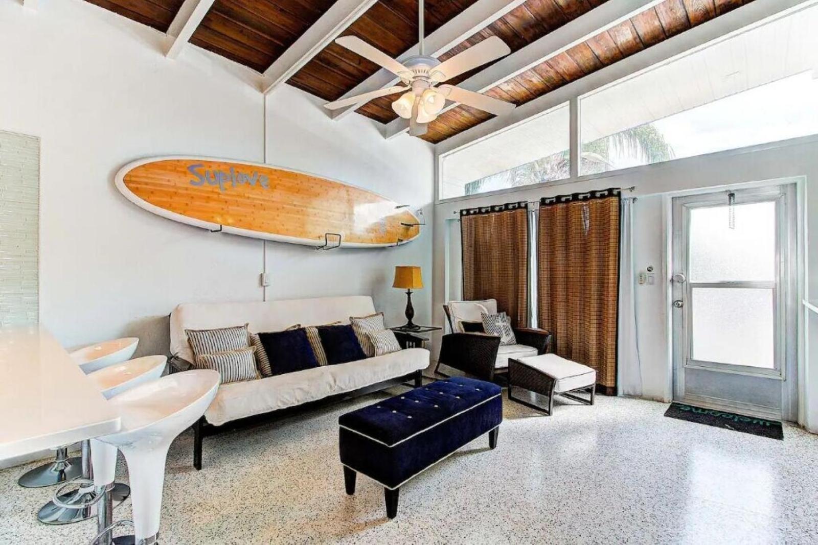 Apartment Beachfront Getaway In *