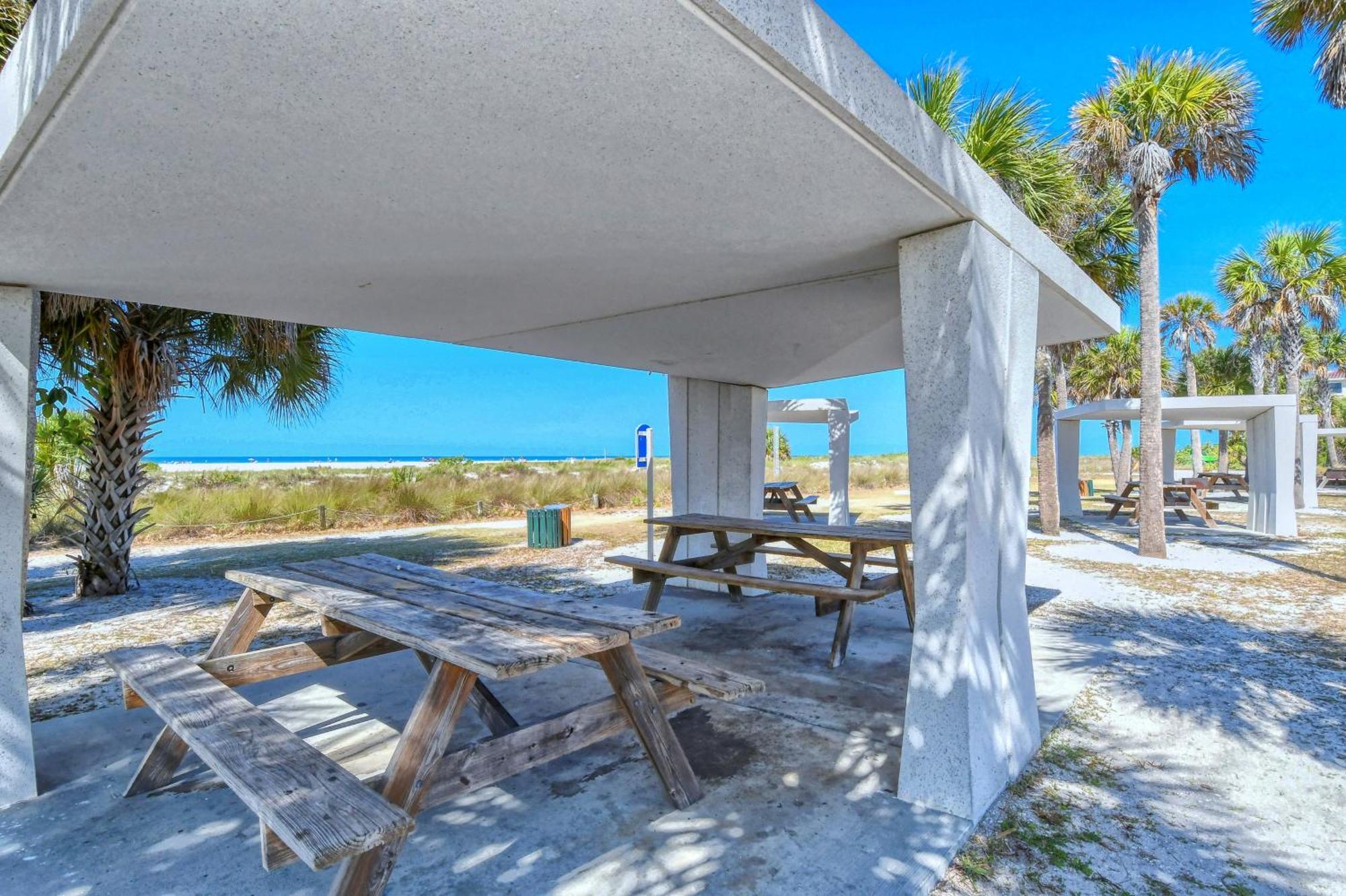 Apartment Two-level, Heated Pool, Trolley To & Village *