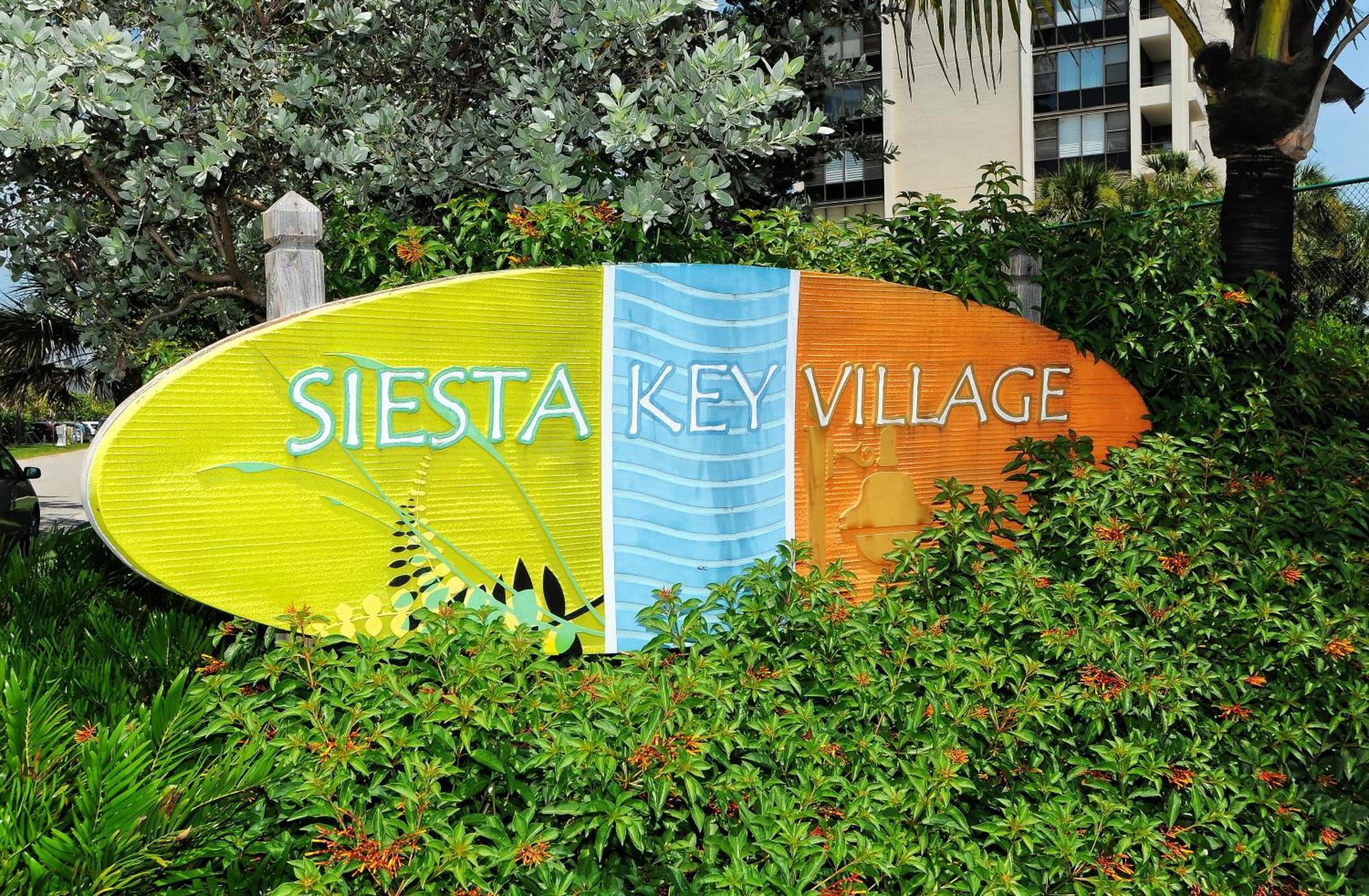 Two-level, Heated Pool, Trolley To & Village Apartment