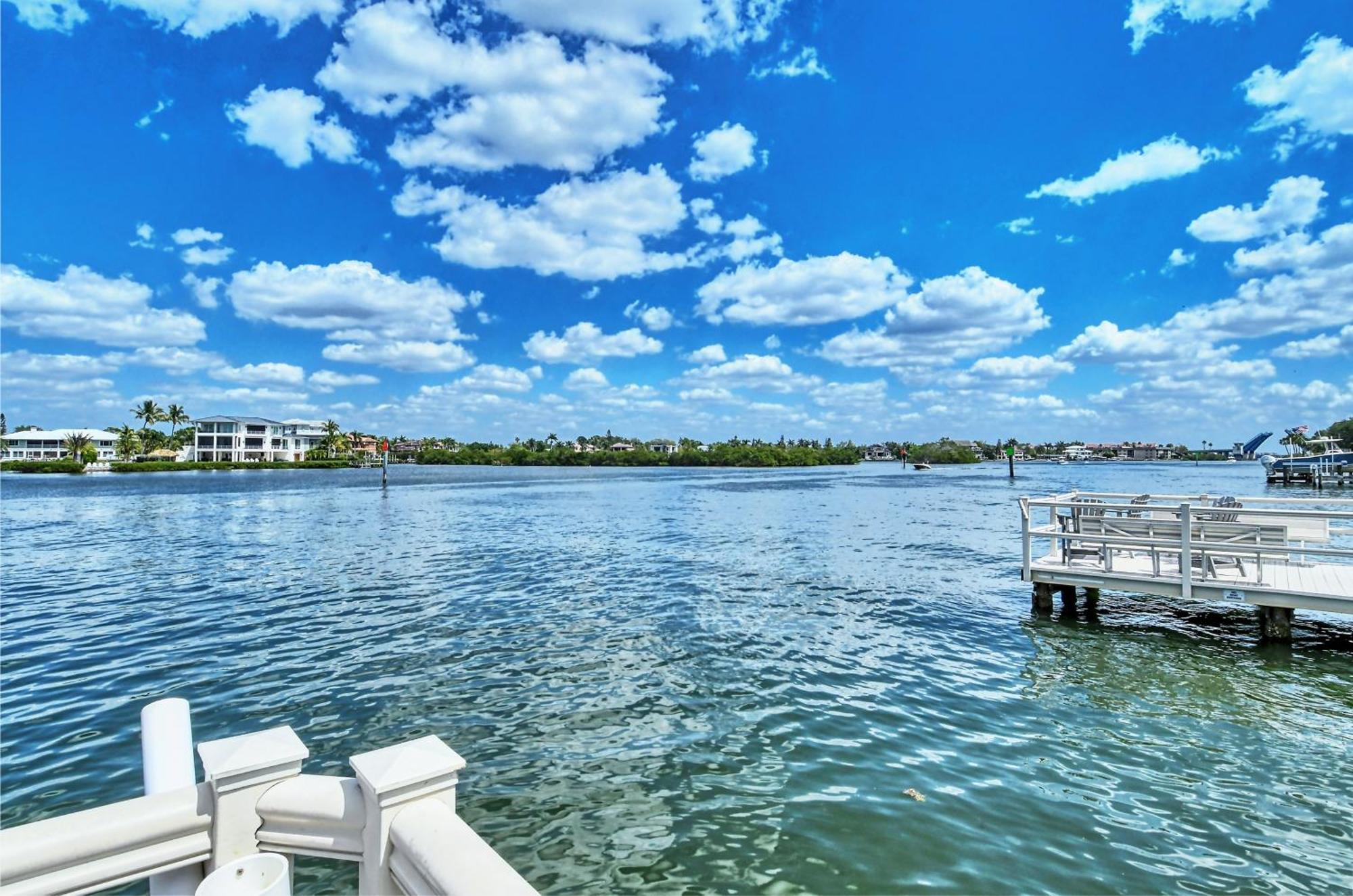 Two-level, Heated Pool, Trolley To & Village * Siesta Key