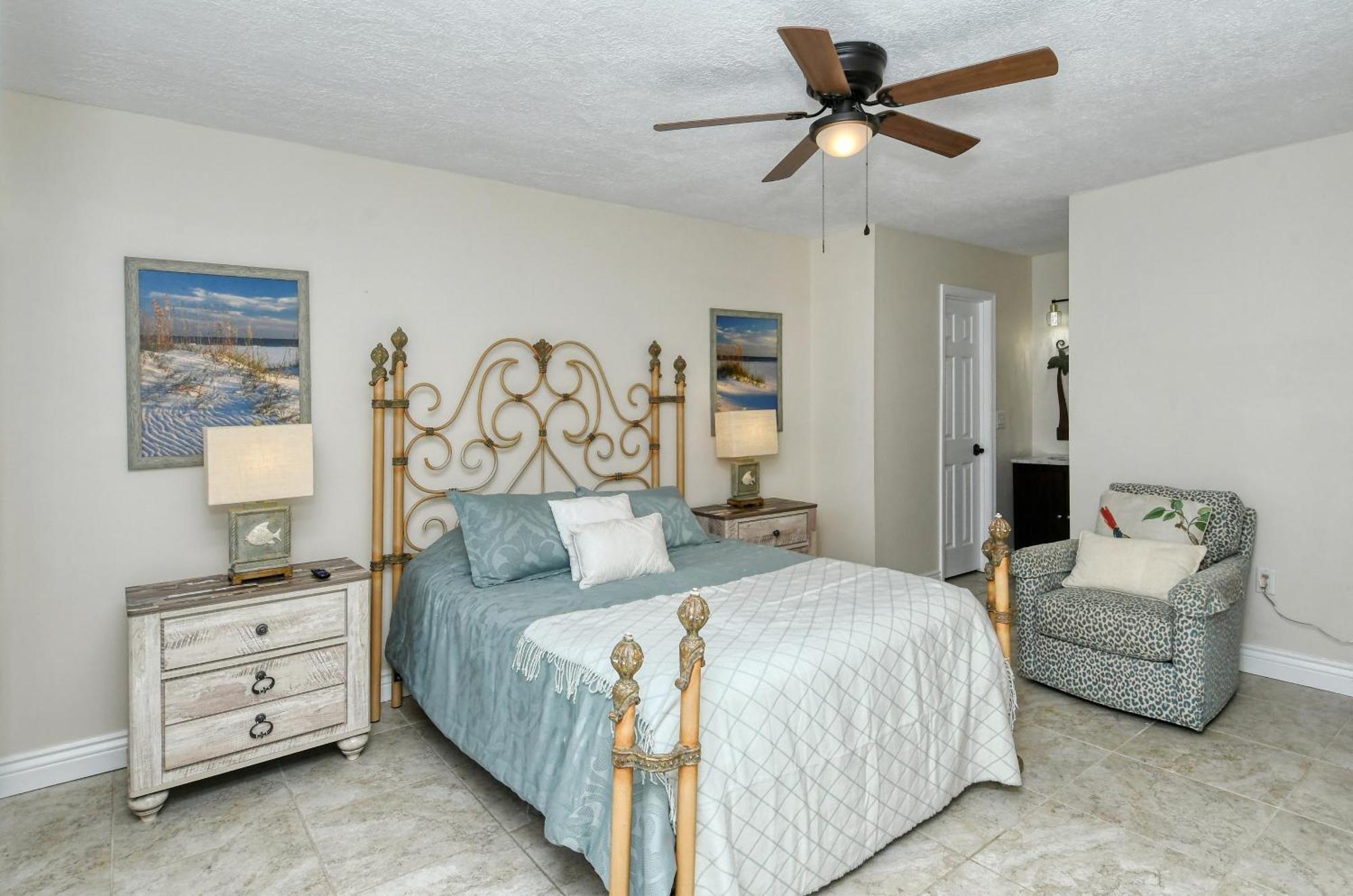 Two-level, Heated Pool, Trolley To & Village *