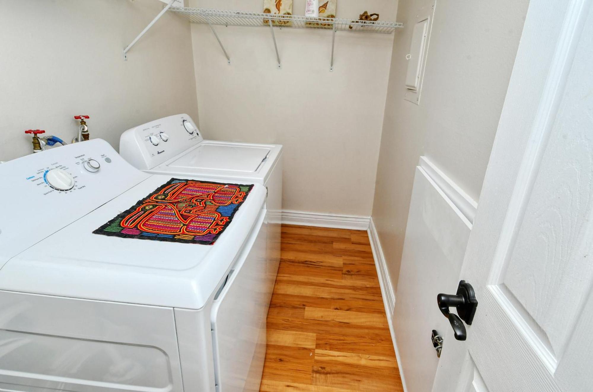 Apartment Two-level, Heated Pool, Trolley To & Village Siesta Key