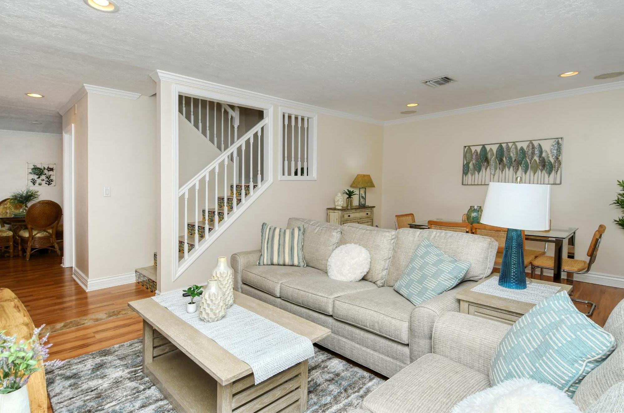 Apartment Two-level, Heated Pool, Trolley To & Village