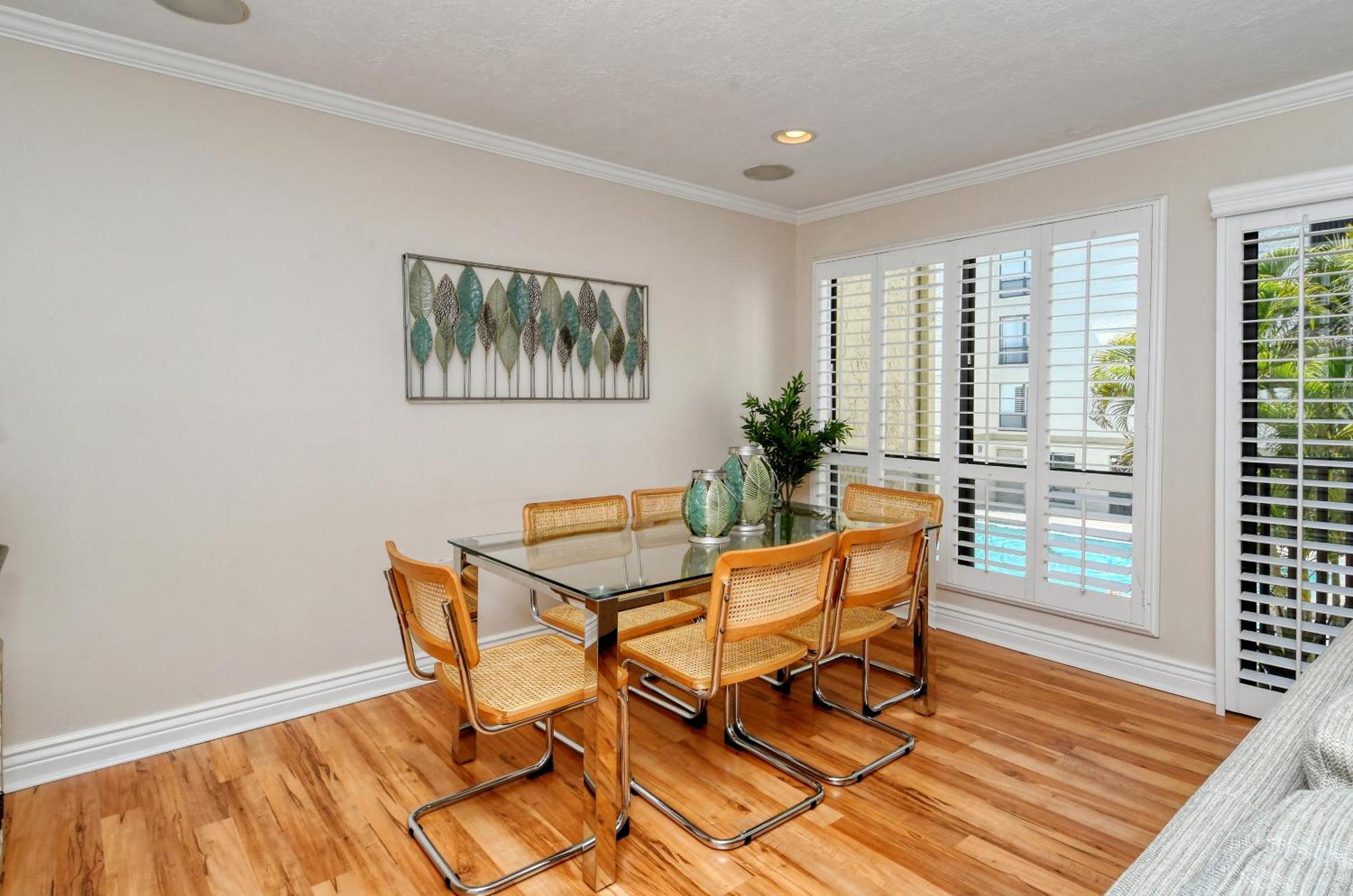 Two-level, Heated Pool, Trolley To & Village Apartment