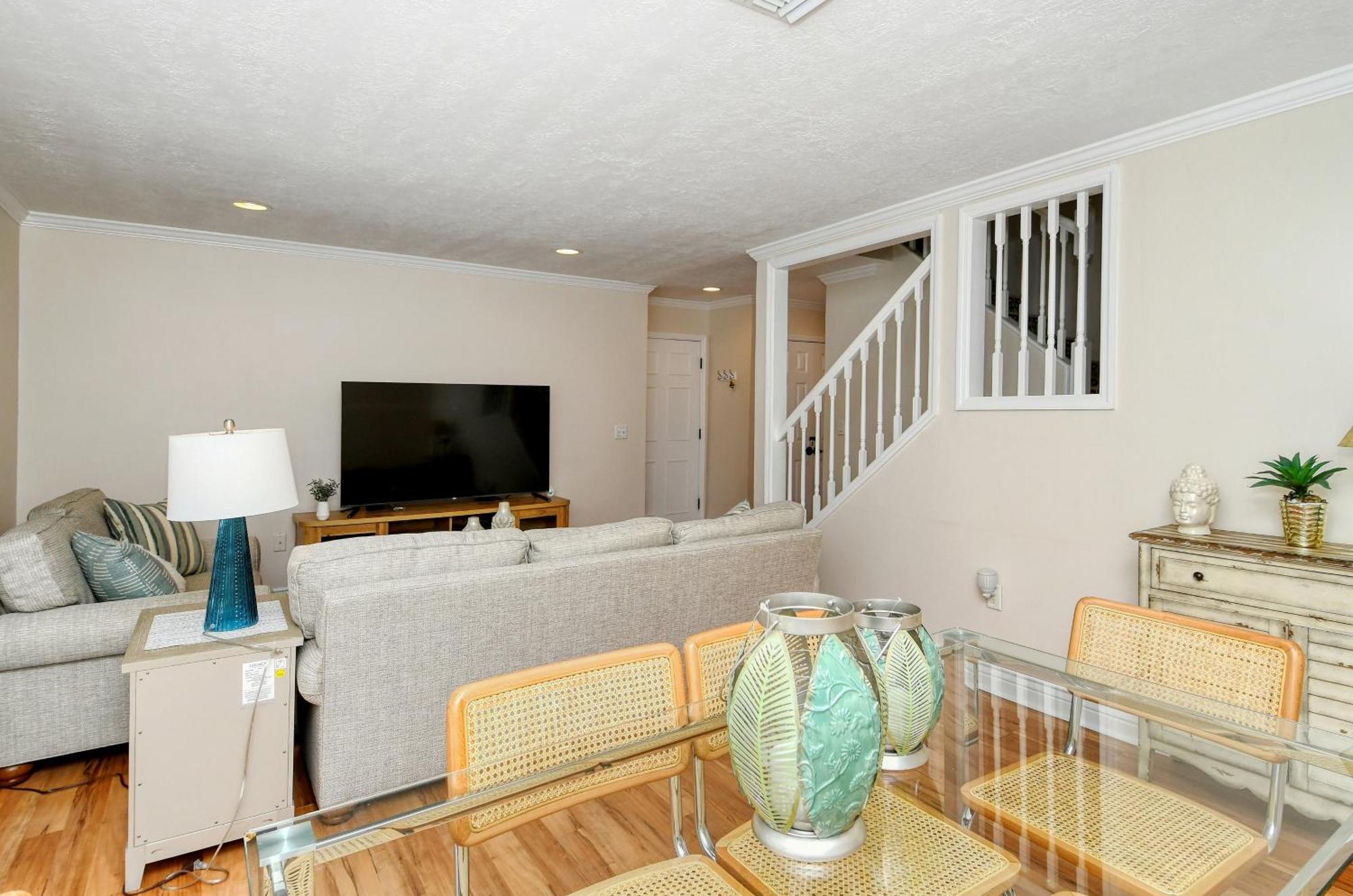 Two-level, Heated Pool, Trolley To & Village Apartment