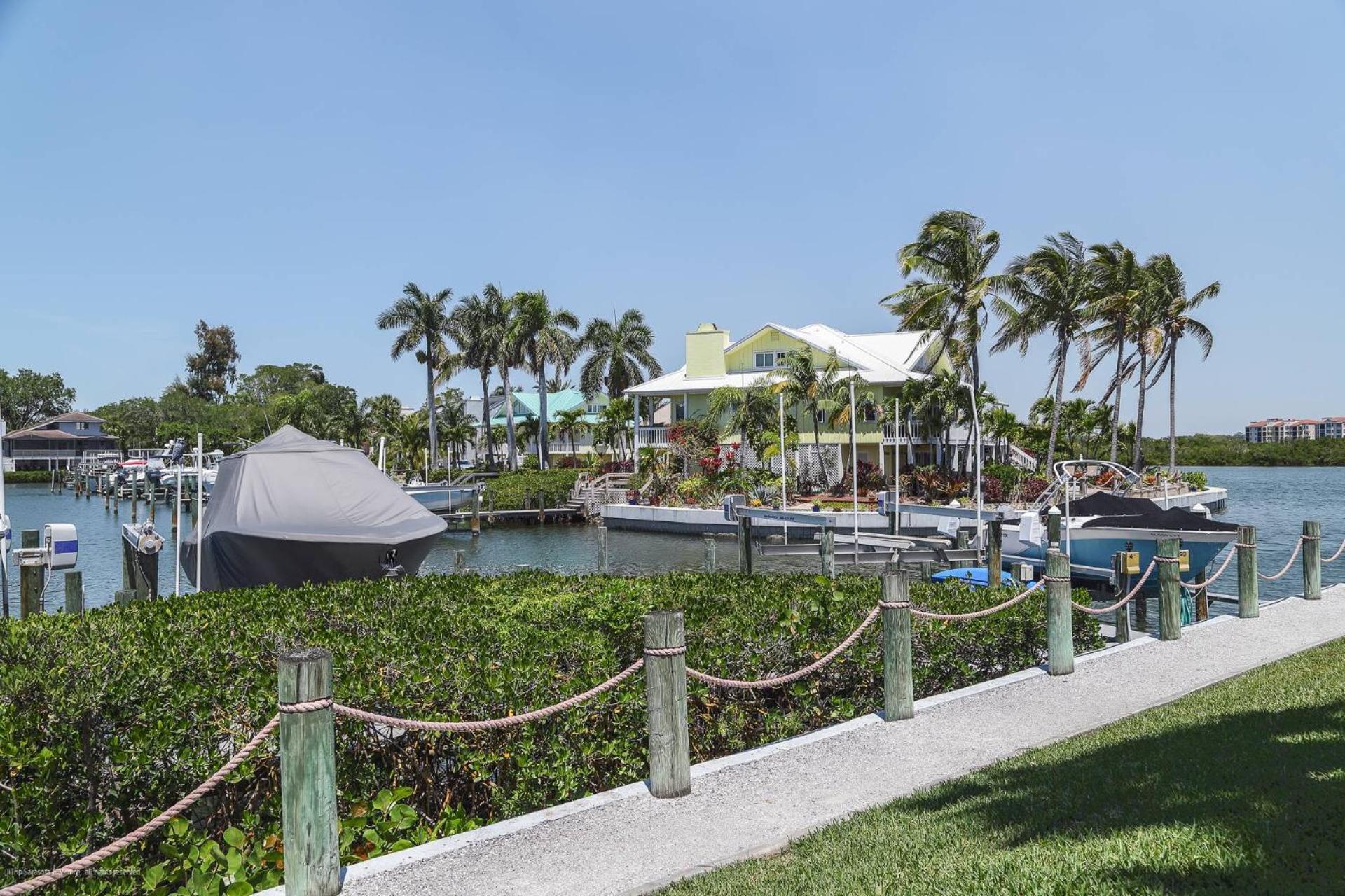 Siesta Bayside With Bay And Dock Views