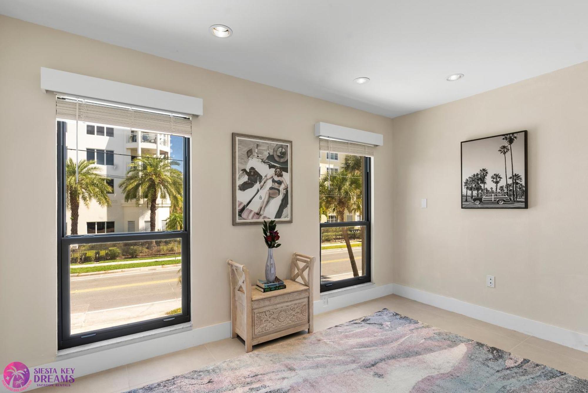 Holiday home Luxury, Two Complete Floors, Ocean Views, And Private Rooftop Sundeck