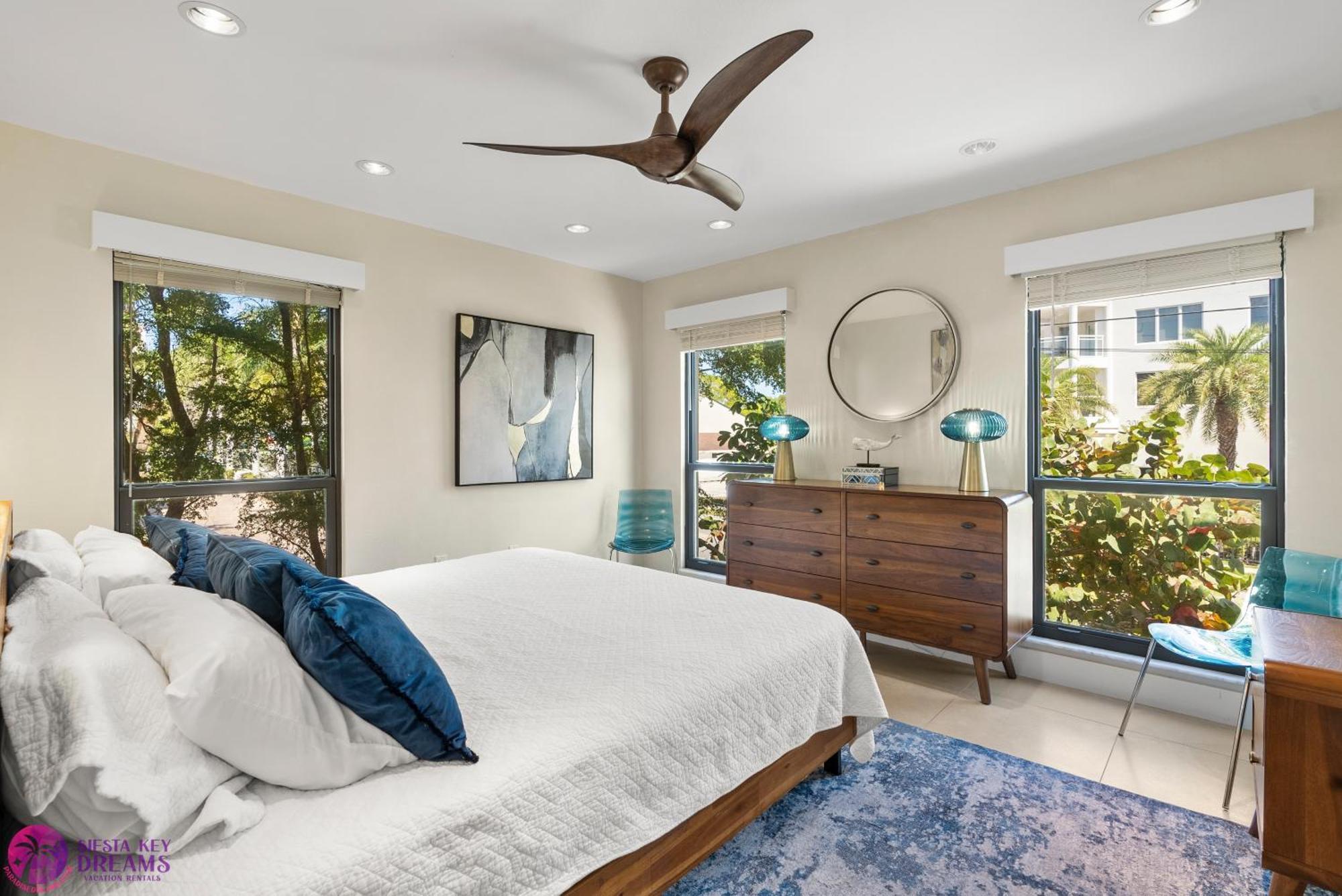Holiday home Luxury, Two Complete Floors, Ocean Views, And Private Rooftop Sundeck