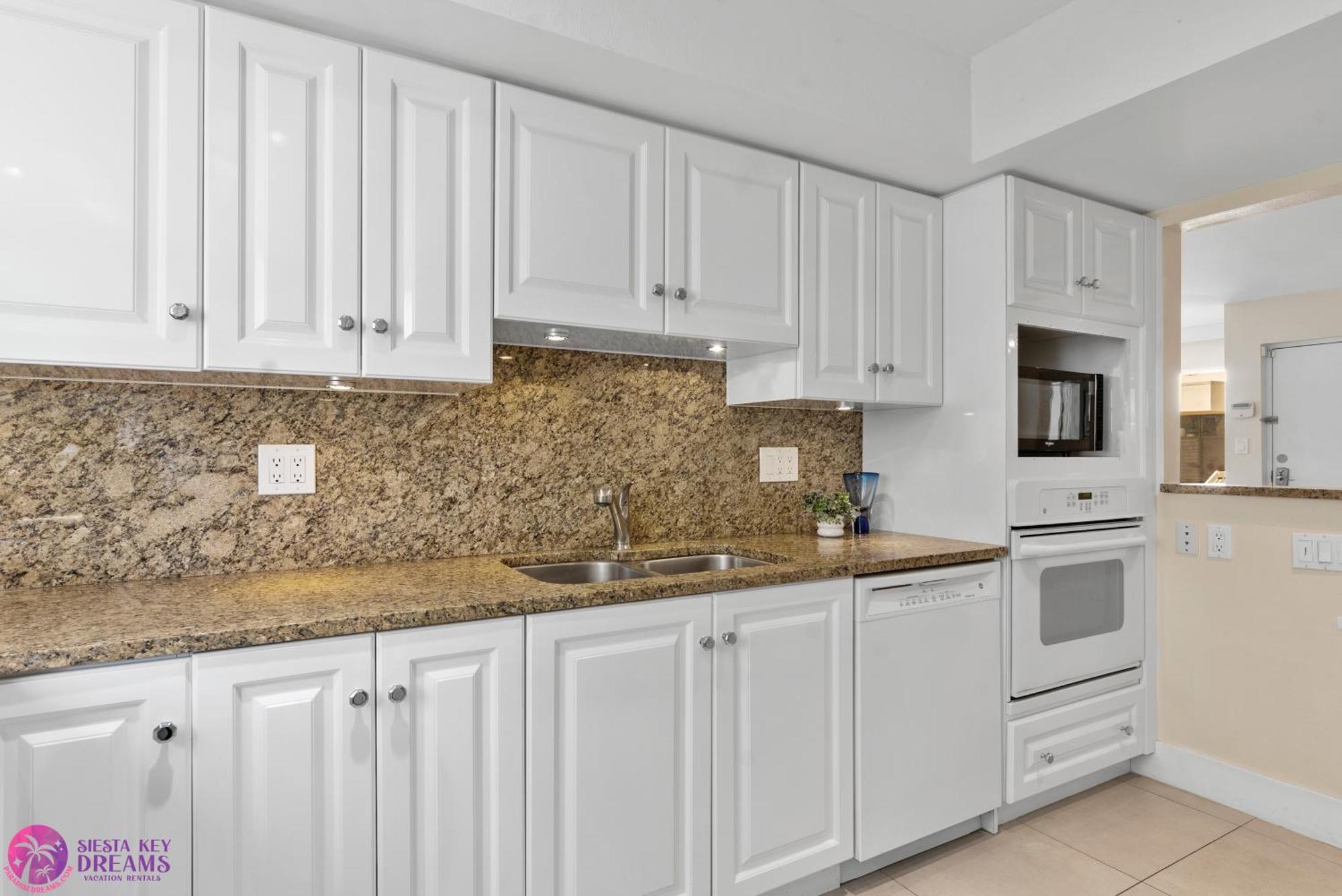 Holiday home Luxury, Two Complete Floors, Ocean Views, And Private Rooftop Sundeck