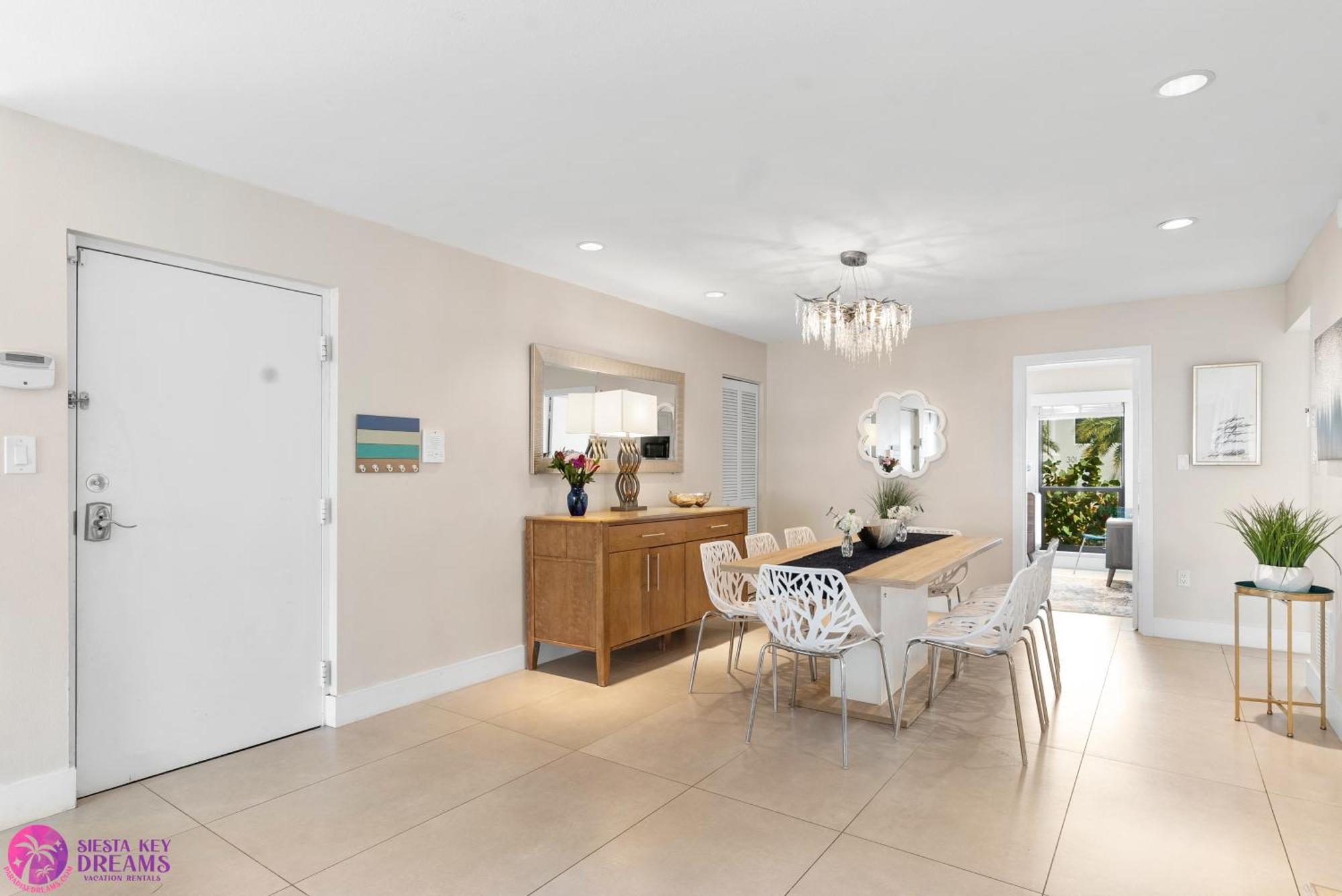 Holiday home Luxury, Two Complete Floors, Ocean Views, And Private Rooftop Sundeck