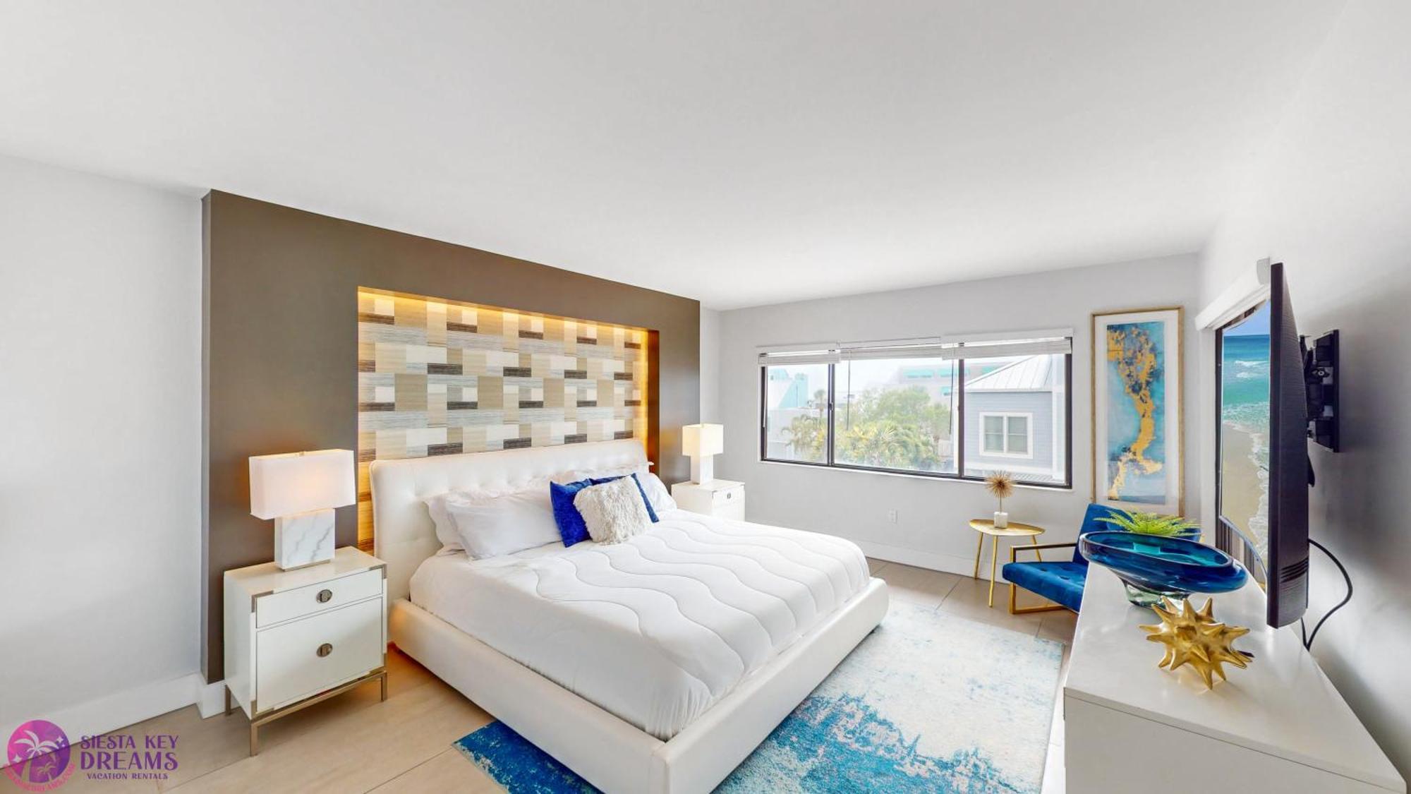 Holiday home Luxury, Two Complete Floors, Ocean Views, And Private Rooftop Sundeck