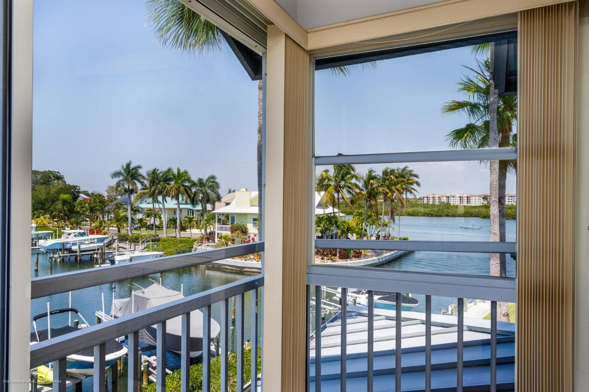 Siesta Bayside With Bay And Dock Views Siesta Key