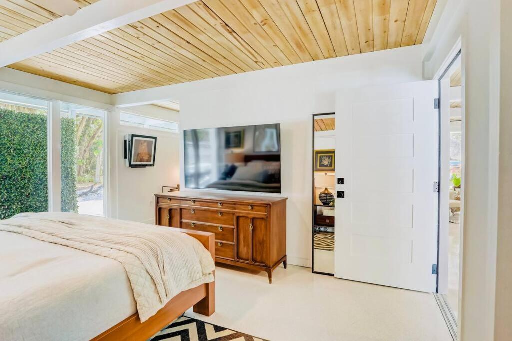 Zachs House Pet Friendly Holiday home Siesta Key