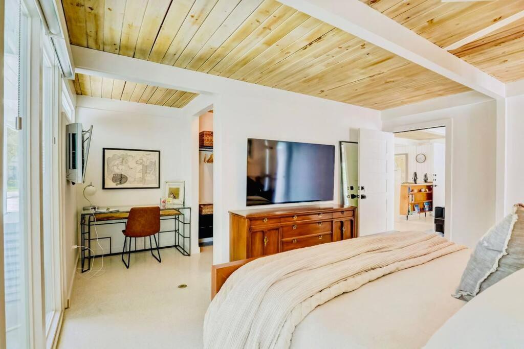 Zachs House Pet Friendly * Siesta Key