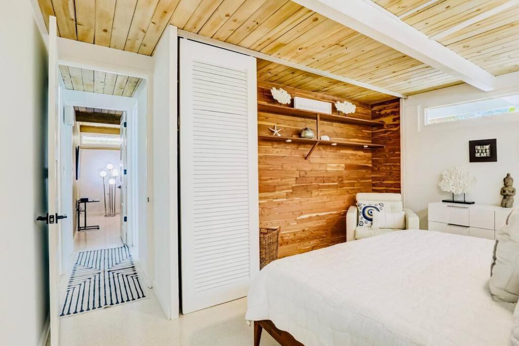 Zachs House Pet Friendly Holiday home Siesta Key
