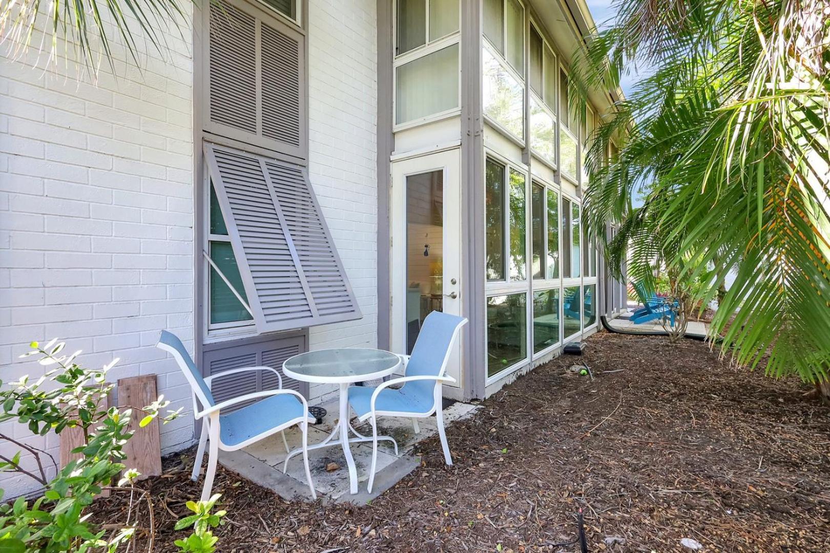 1166 Pd Contemporary Coastal Luxury