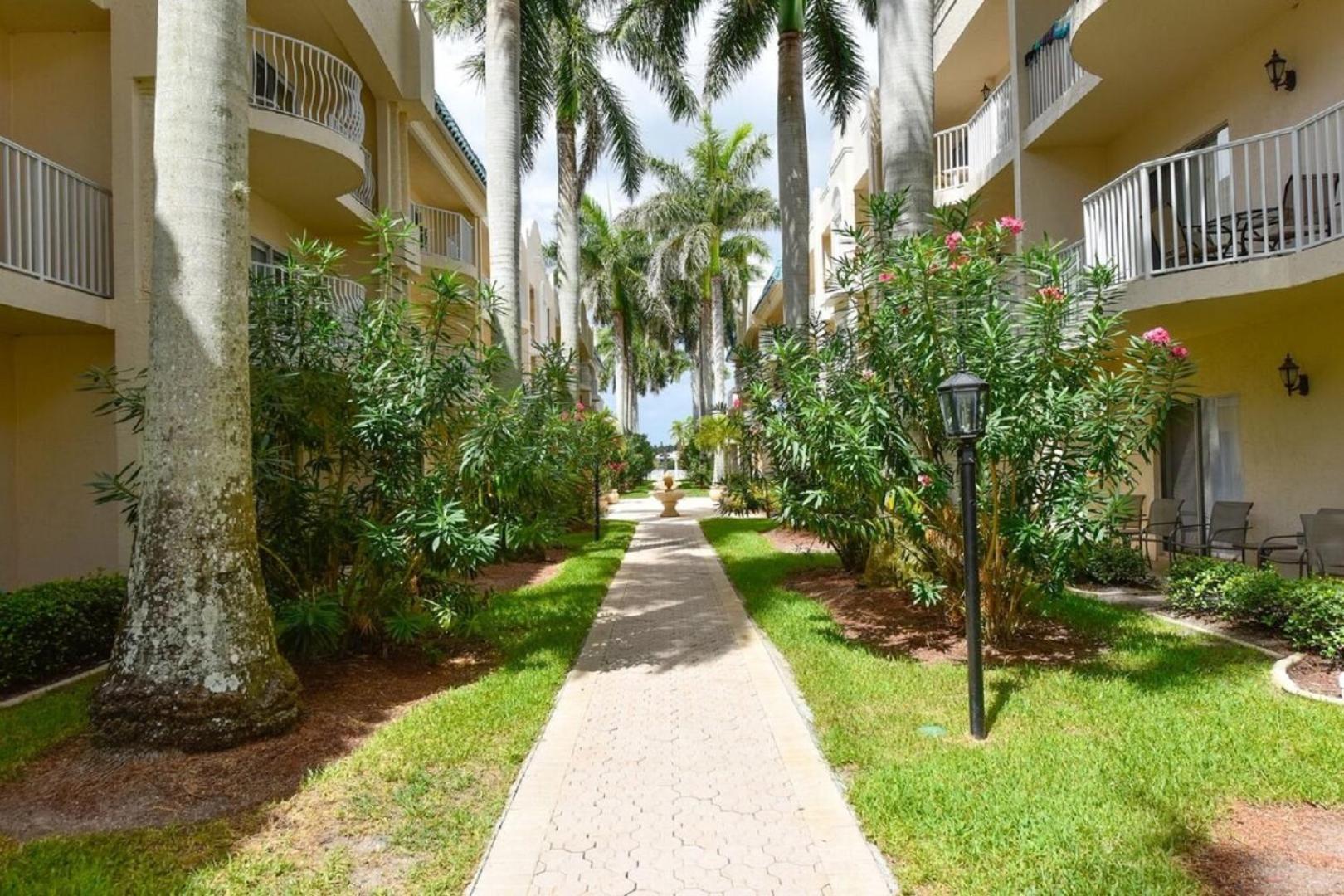 Palm Bay Club By Beachside Management Apartment Siesta Key