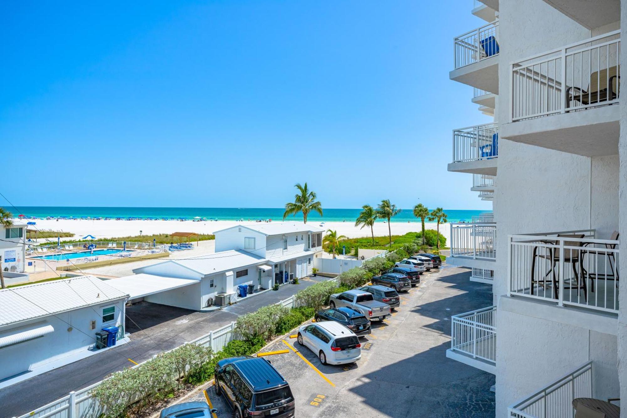 Jamaica Royale Beachfront Tower