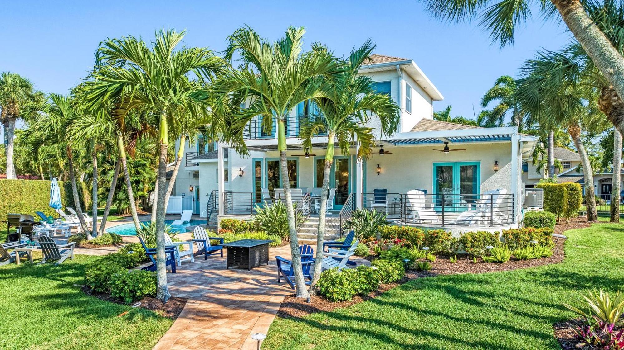 The Sun Dial - 827 Holiday home