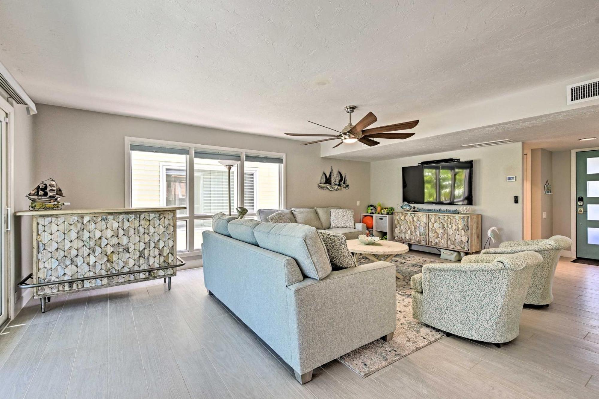 Coastal Surfside Swank