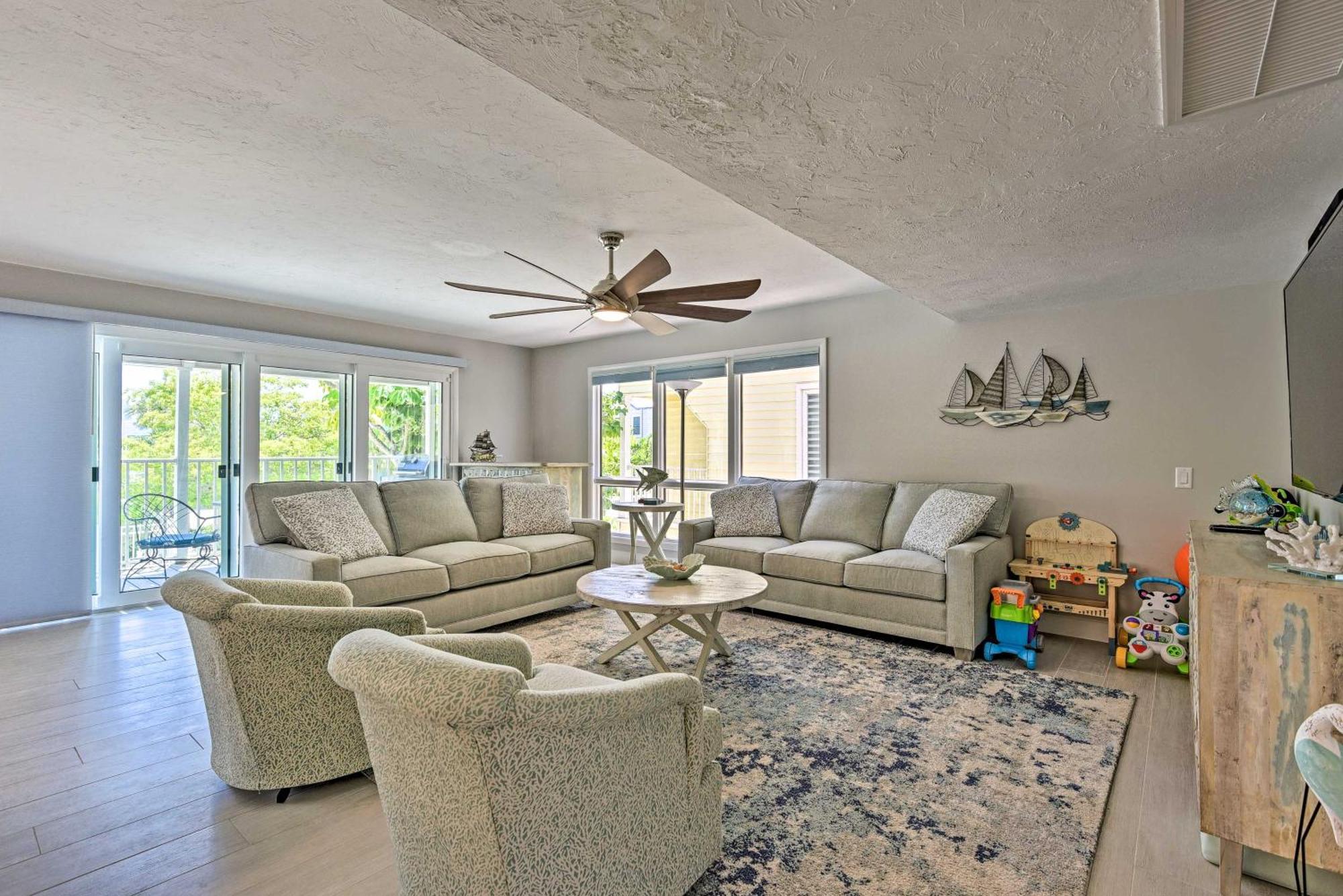 Coastal Surfside Swank