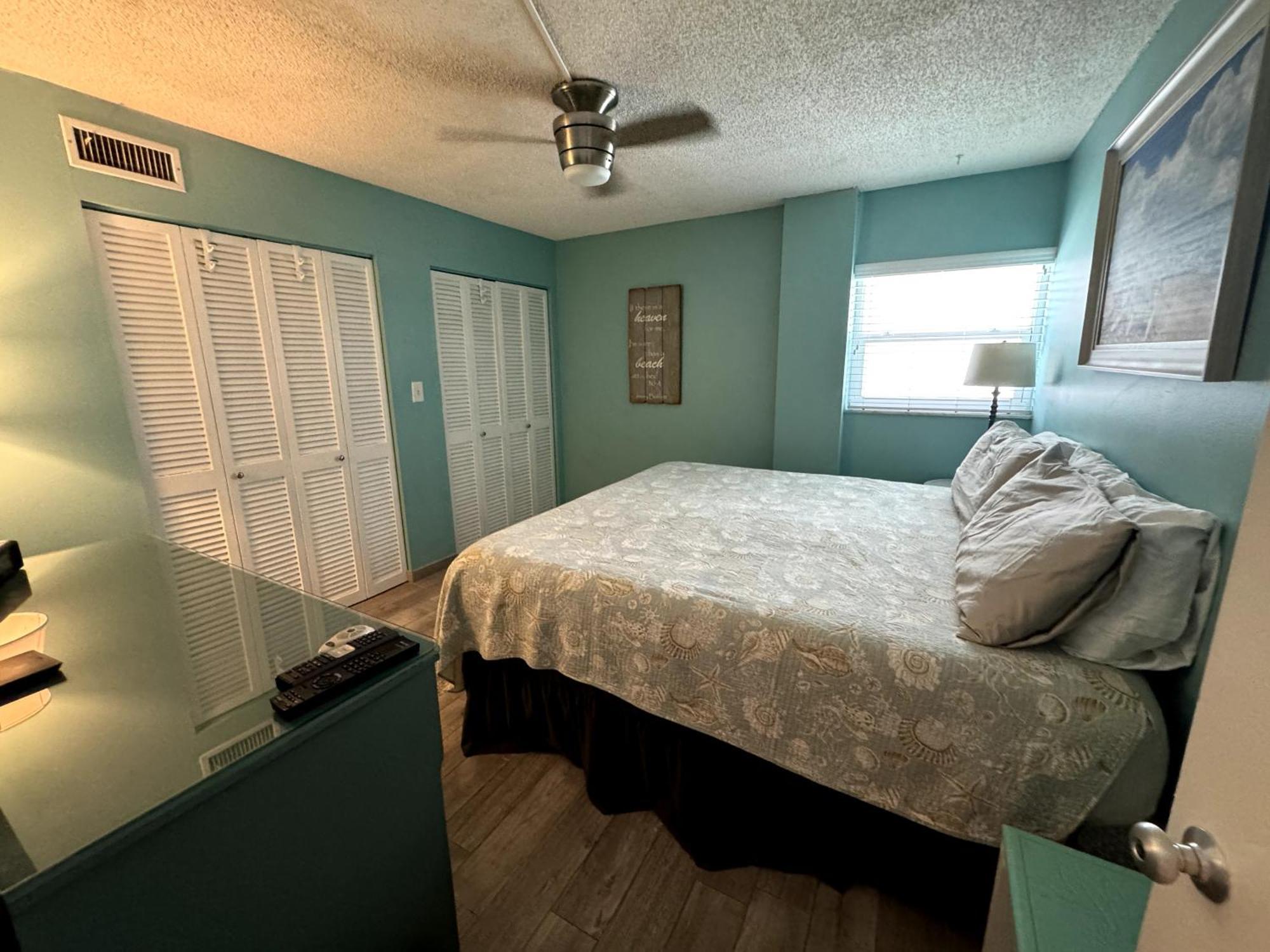 Full Beachfront. Gulf View,sunsets,pool,chairs * Siesta Key