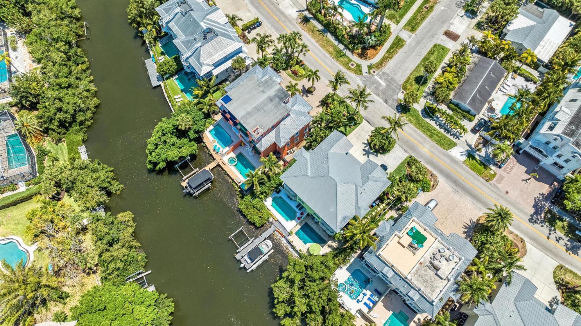 Latitude Adjustment - 461 Siesta Key
