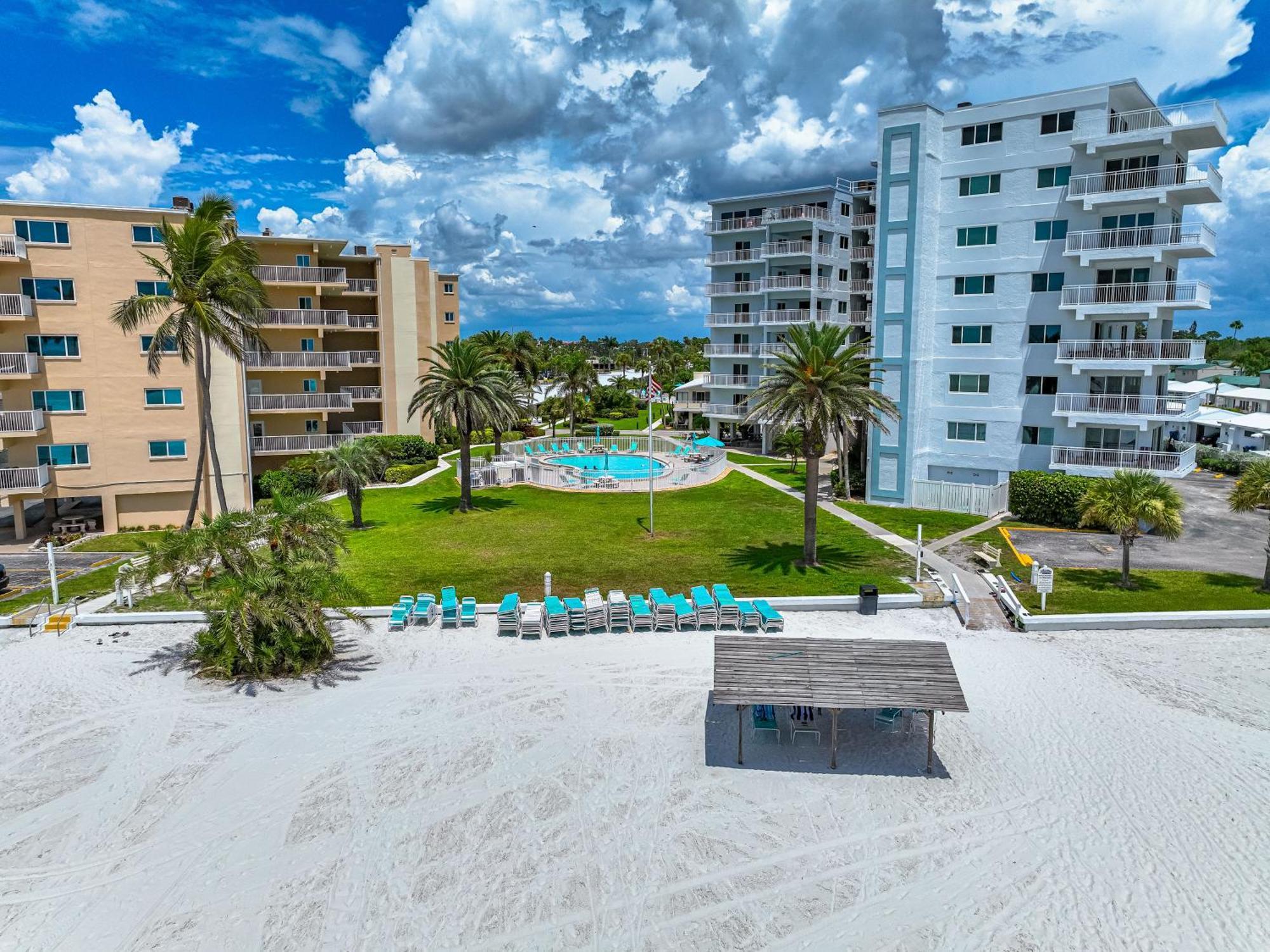 Jamaica Royale Beachfront Tower Apartment *
