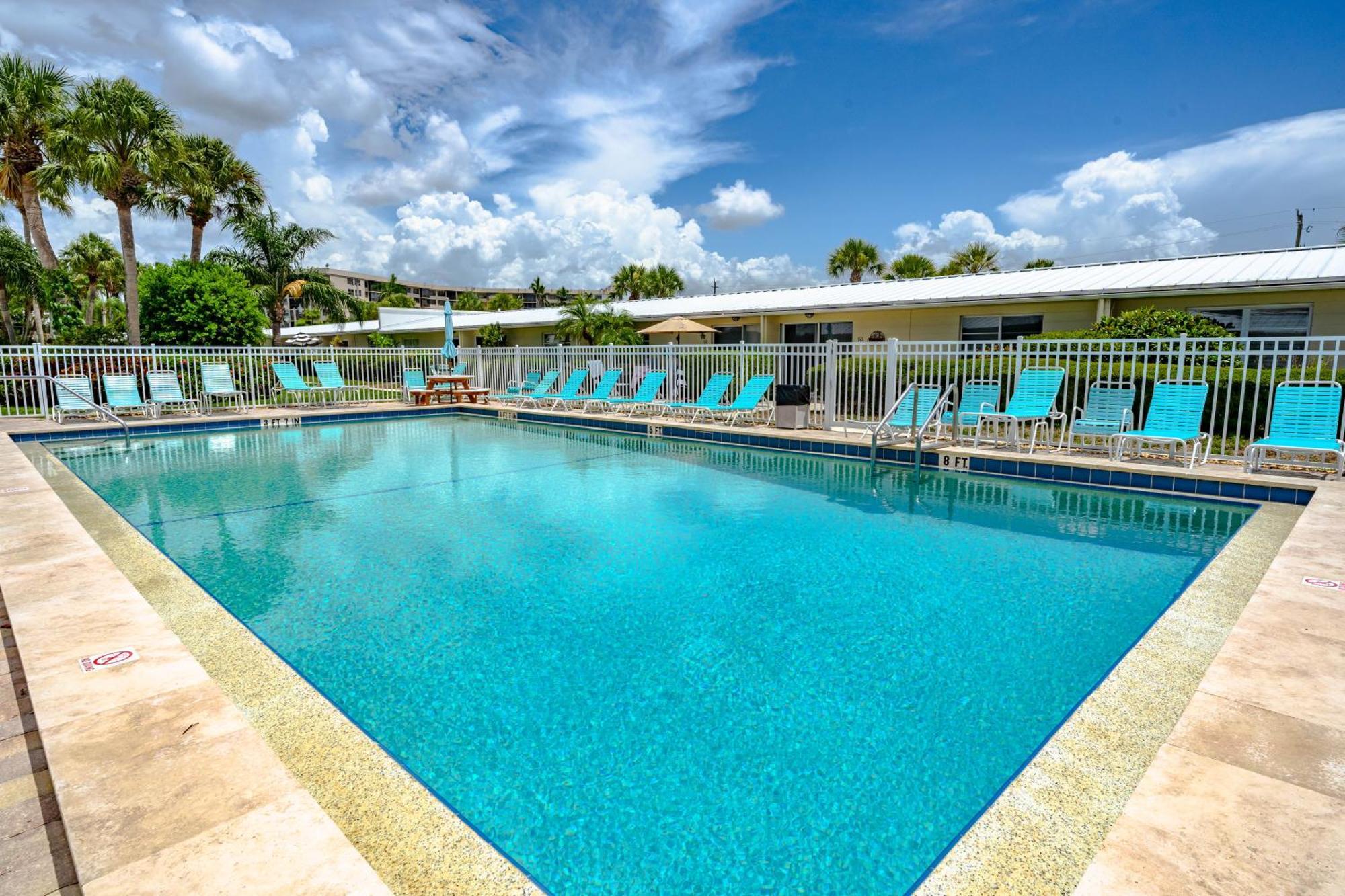 Jamaica Royale Beachfront Tower *