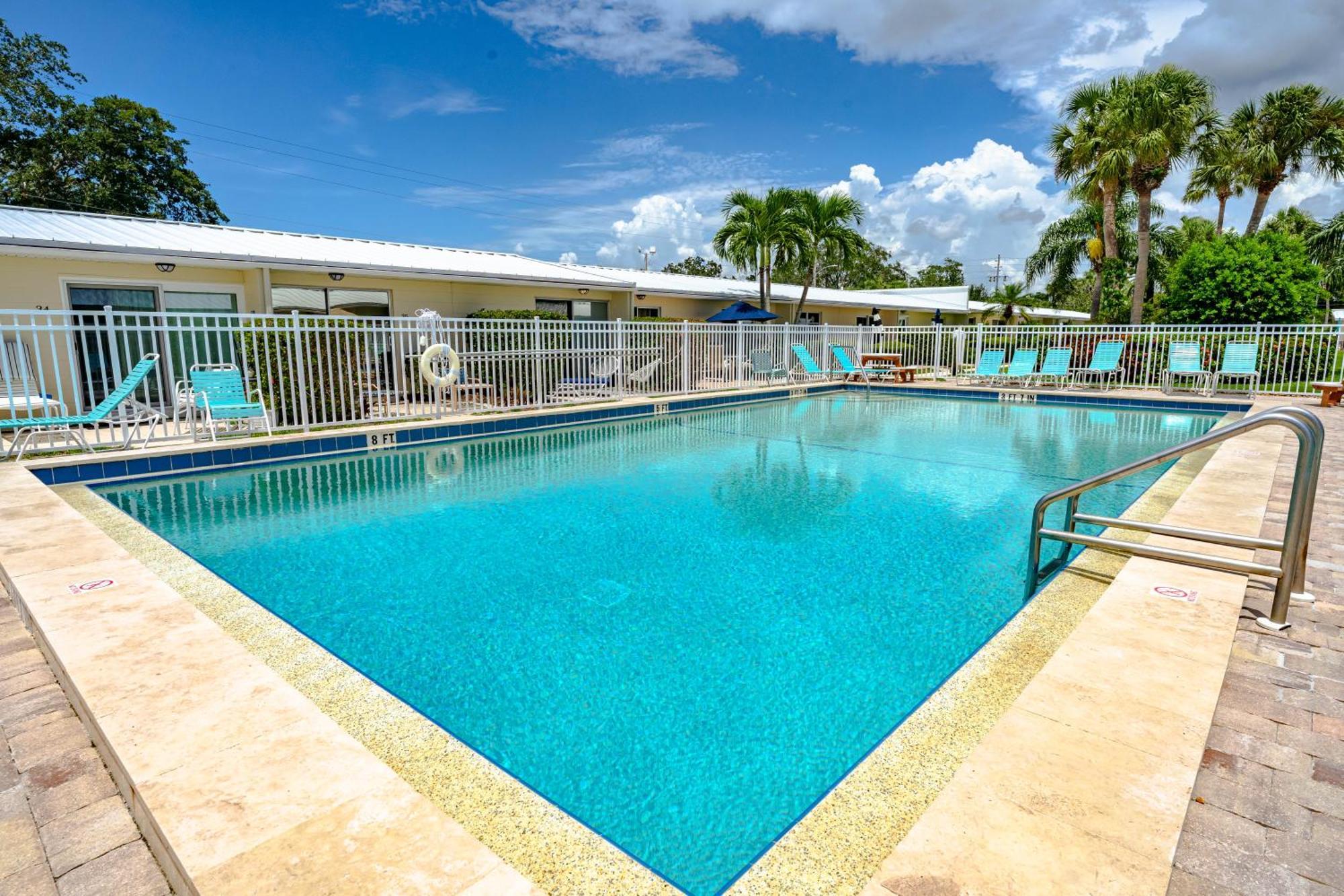 Jamaica Royale Beachfront Tower Apartment *