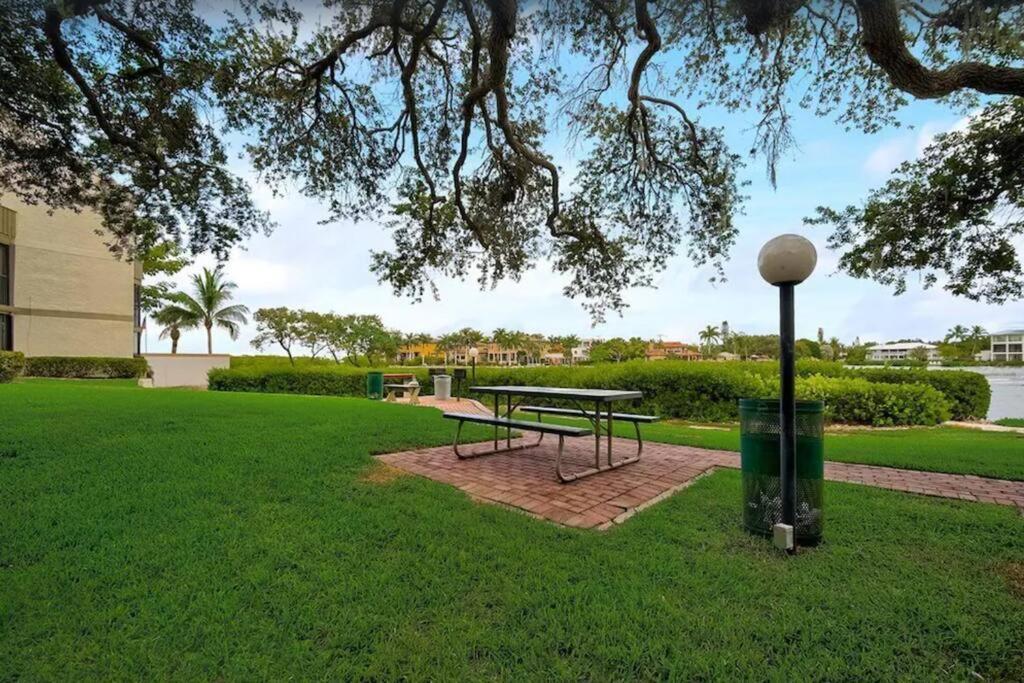 Cozy Family - Newly Renovated On Siesta Key! *