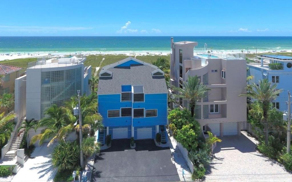 Front And Walking Distance To Village *