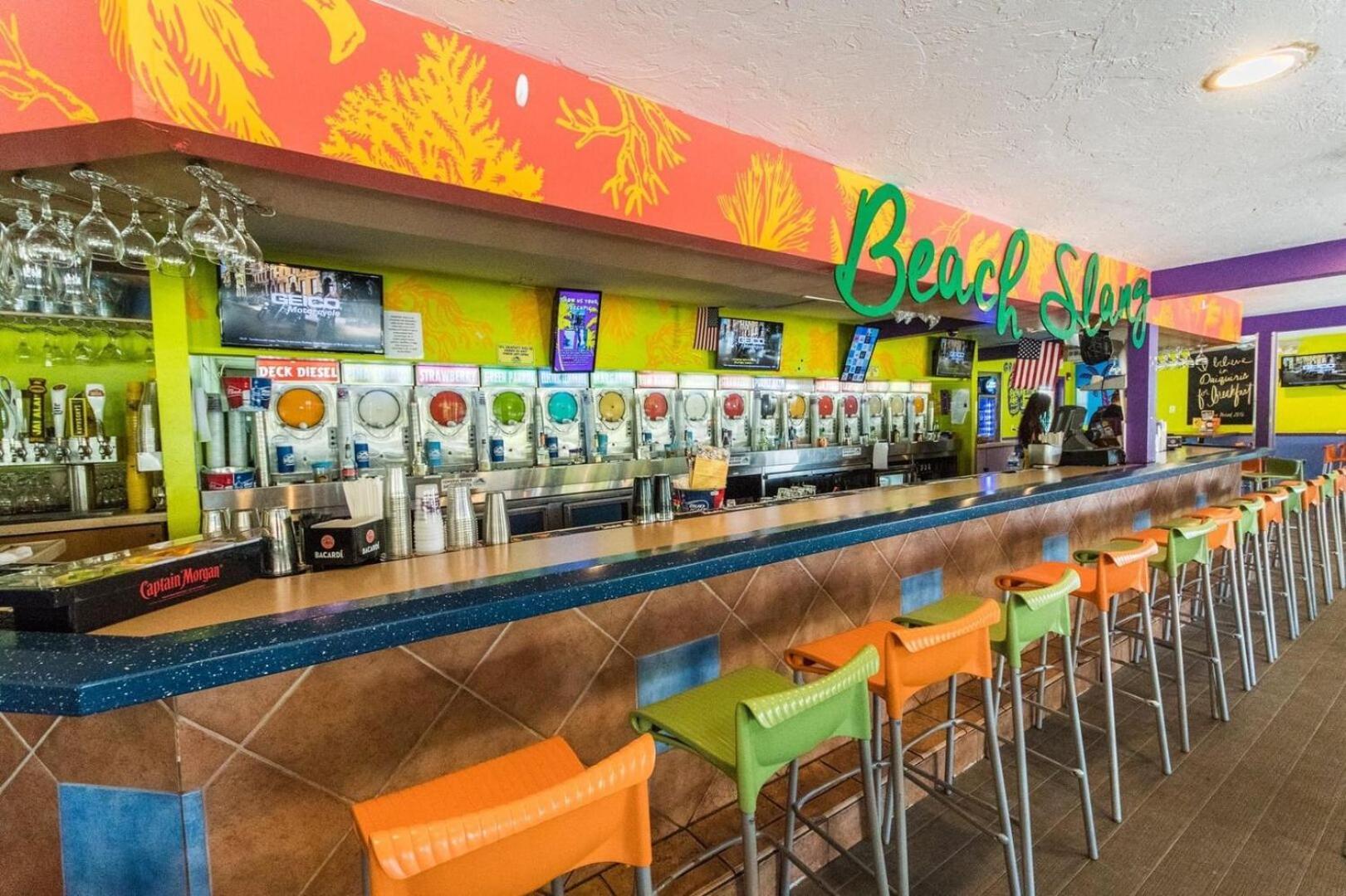 Ideal Beach Steps To Siesta Beach And Village Shops And Restaurants *