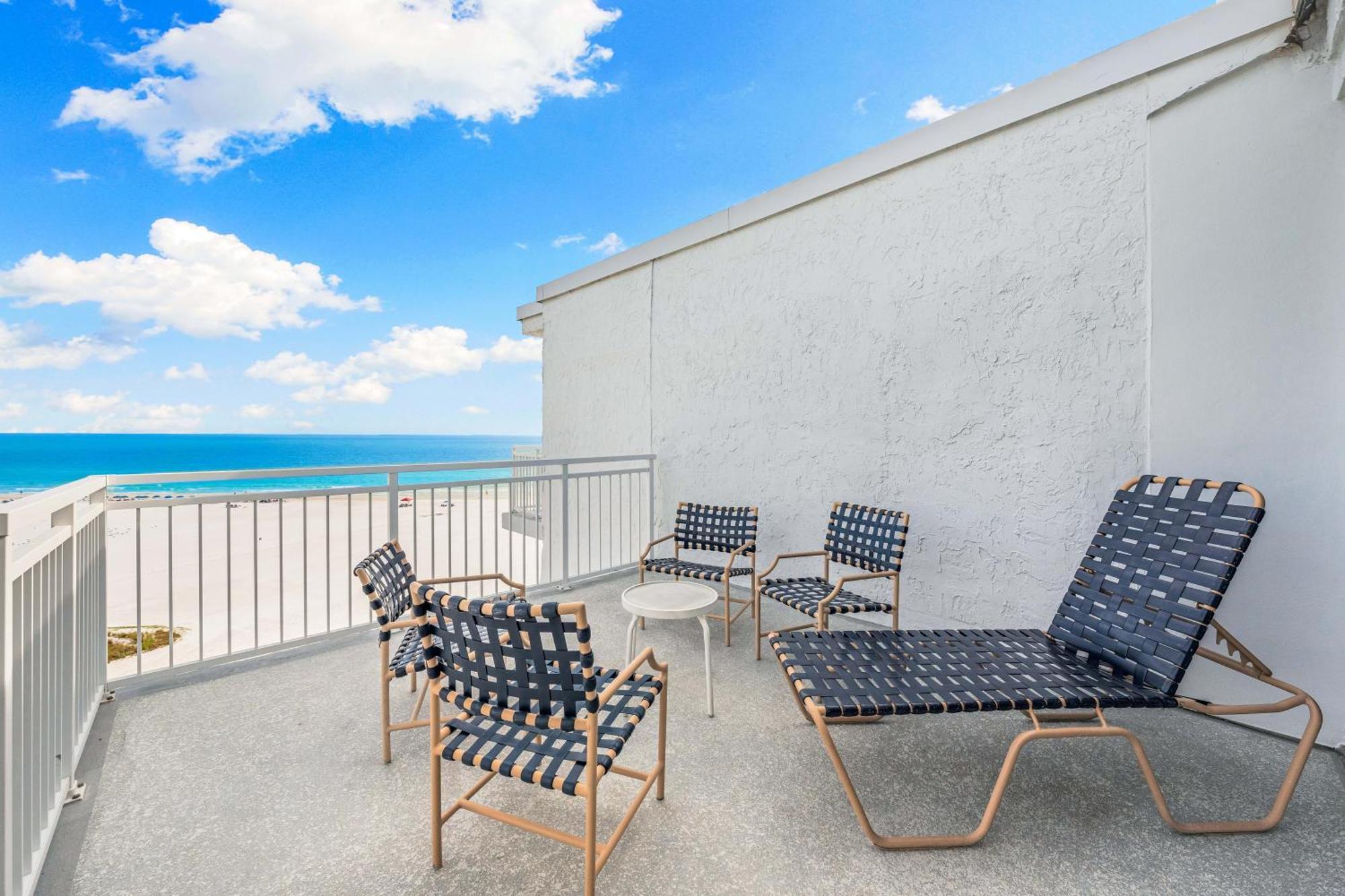 Jamaica Royale Beachfront Tower