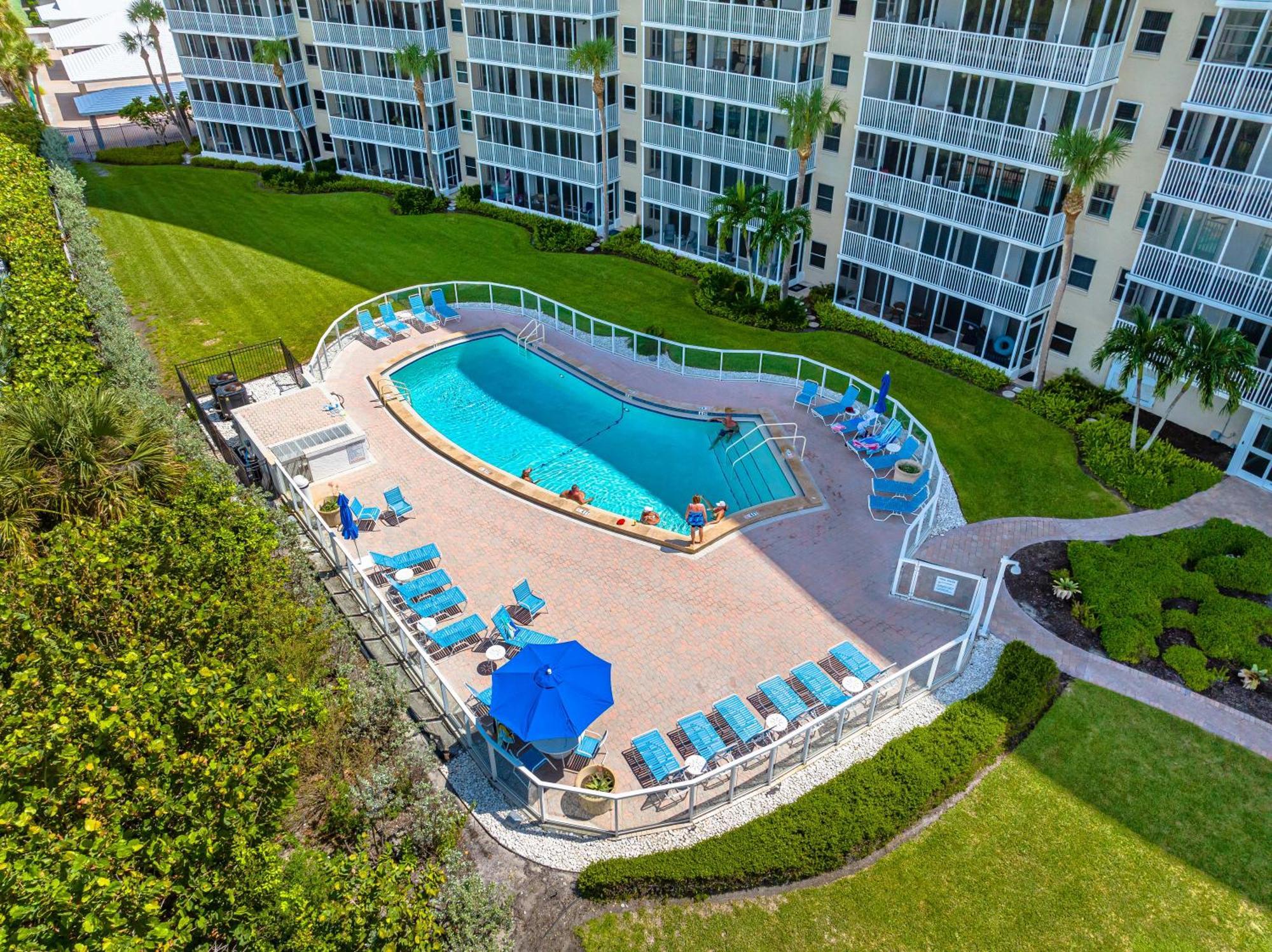 Crystal Sands Apartment *