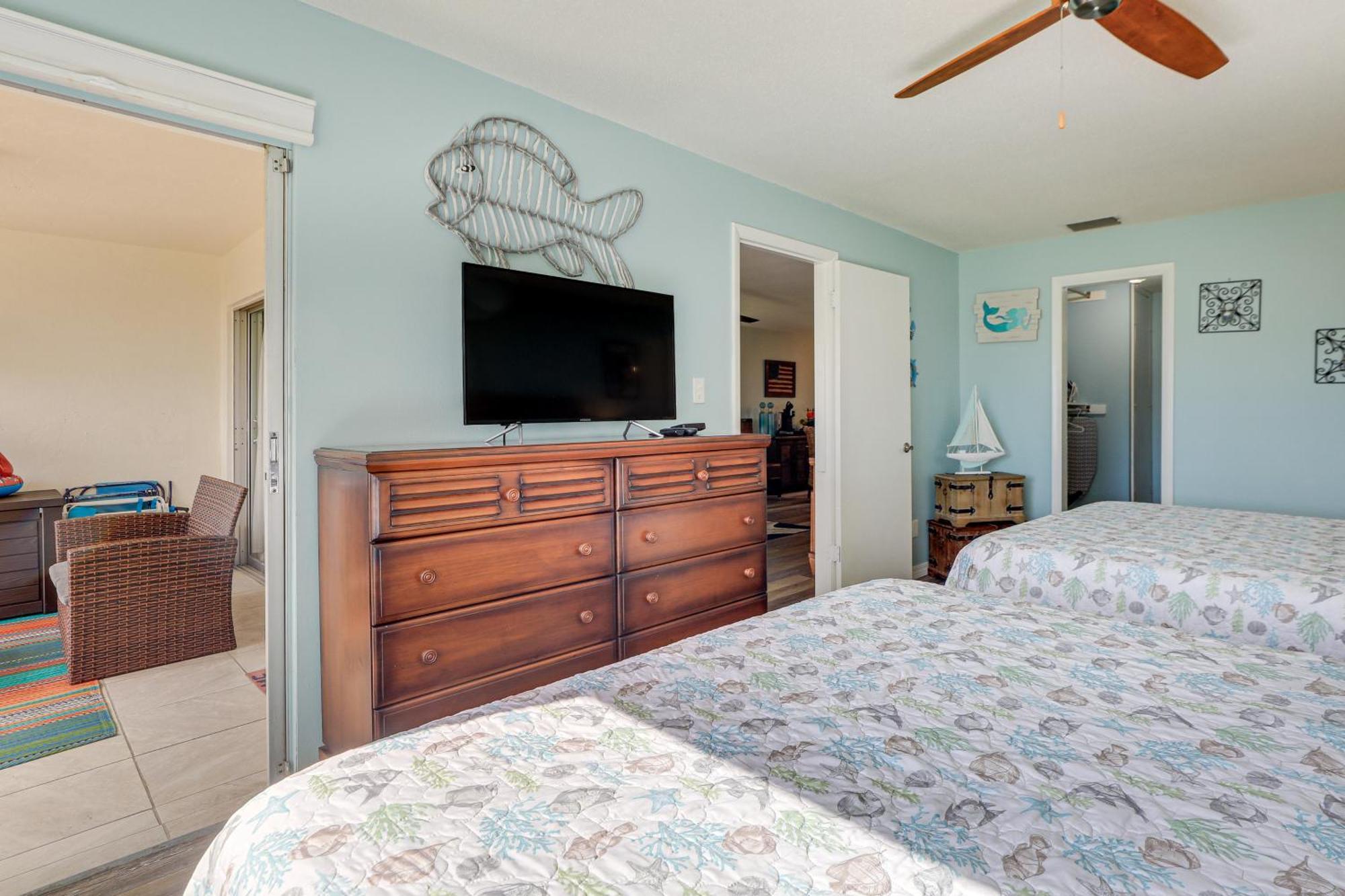 Apartment Beachfront With Pool Access! Siesta Key