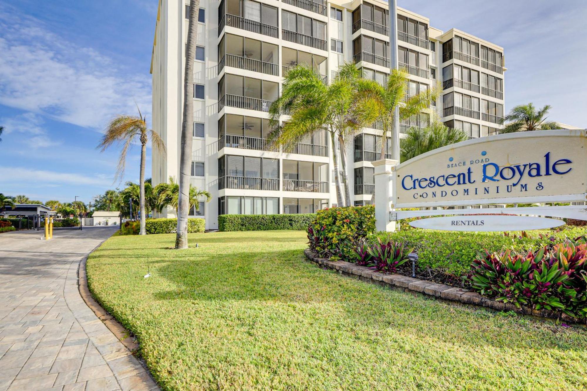 Beachfront With Pool Access! * Siesta Key