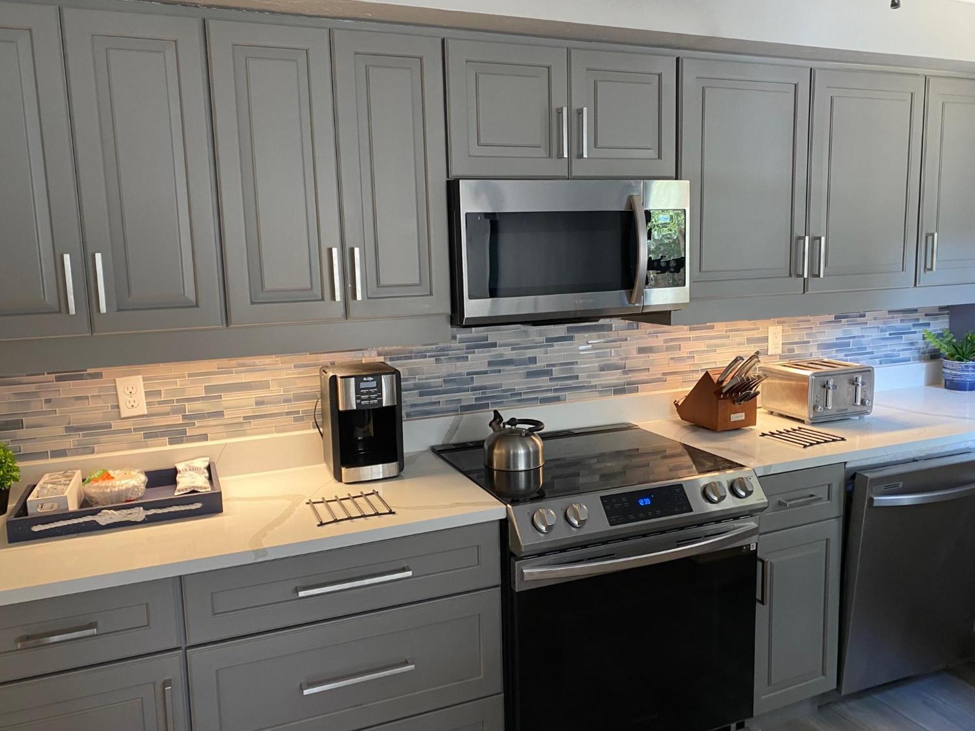 Cozy Family - Newly Renovated On Siesta Key! *