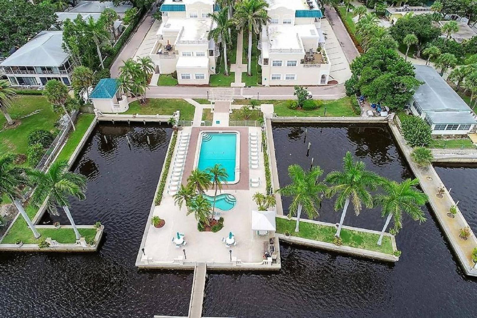 Palm Bay Club By Beachside Management *