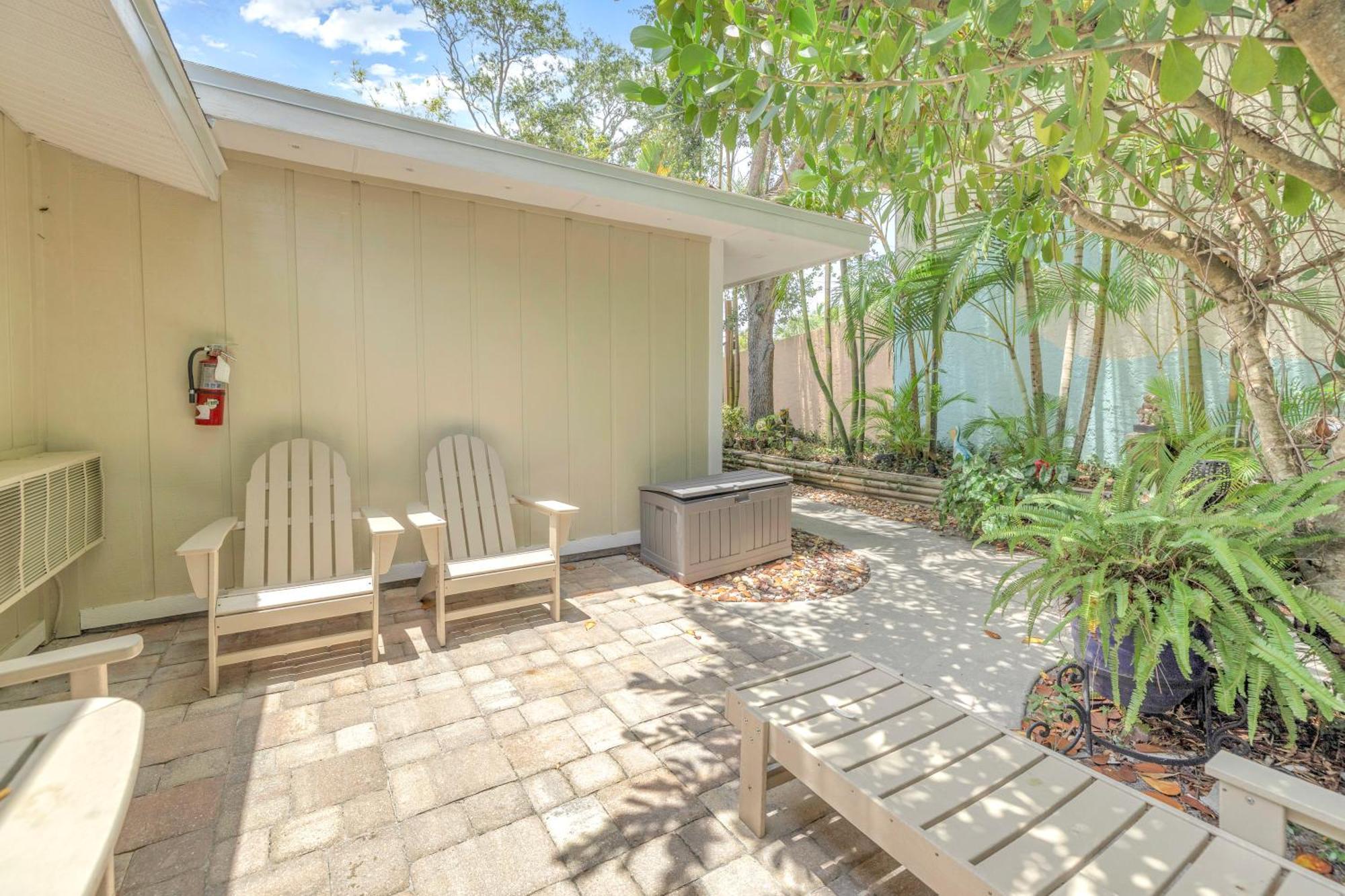 Private Patio, Walk To All, 2min- Siesta Keys Beach, 1min- Dining & Entertainment Of Village! Siesta Key