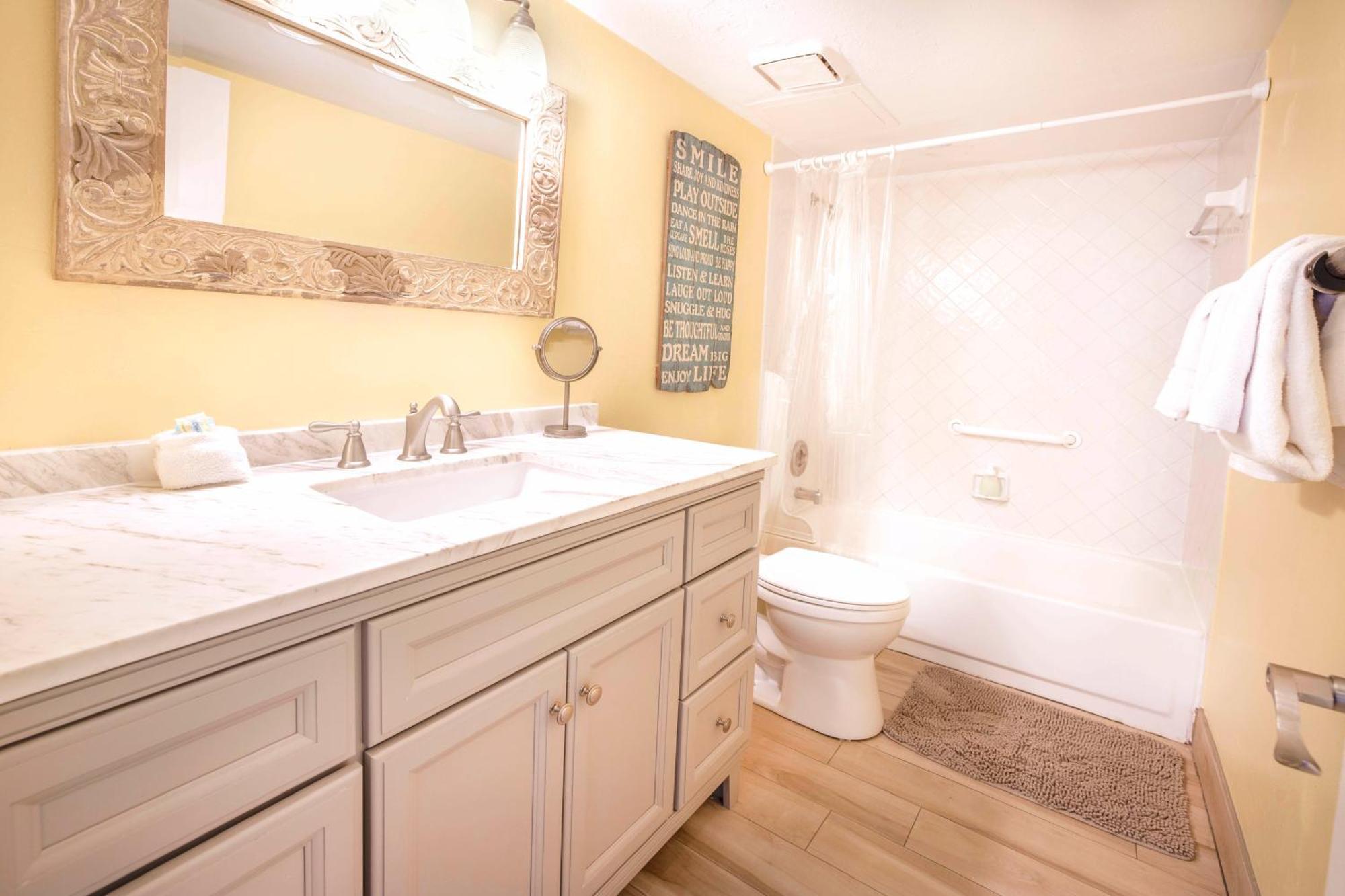 100 Percent Private, Tiki-bar, 250steps To And Village! Siesta Key