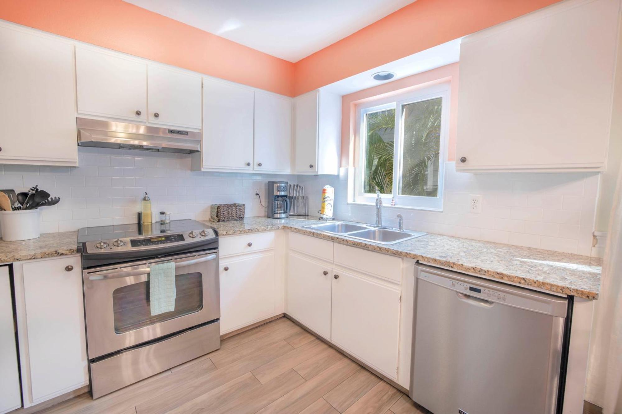 100 Percent Private, Tiki-bar, 250steps To And Village! Holiday home