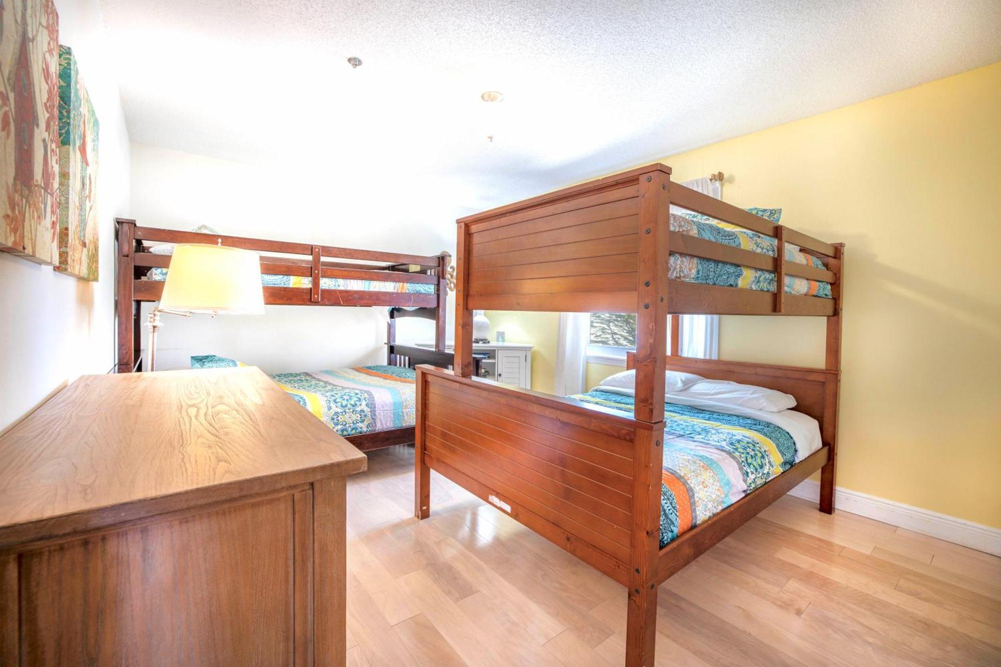 100 Percent Private, Tiki-bar, 250steps To And Village! Holiday home