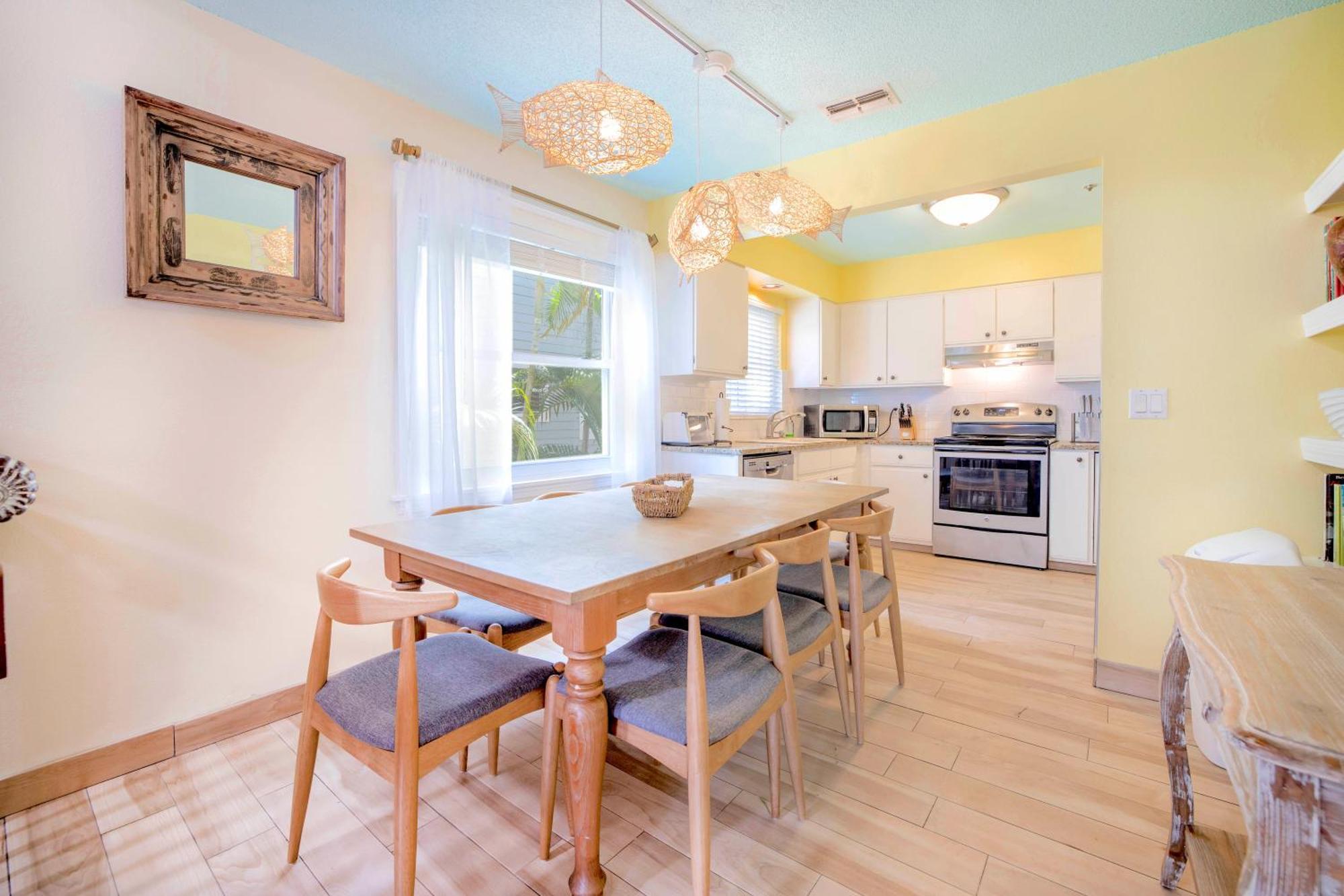 100 Percent Private, Tiki-bar, 250steps To And Village! *