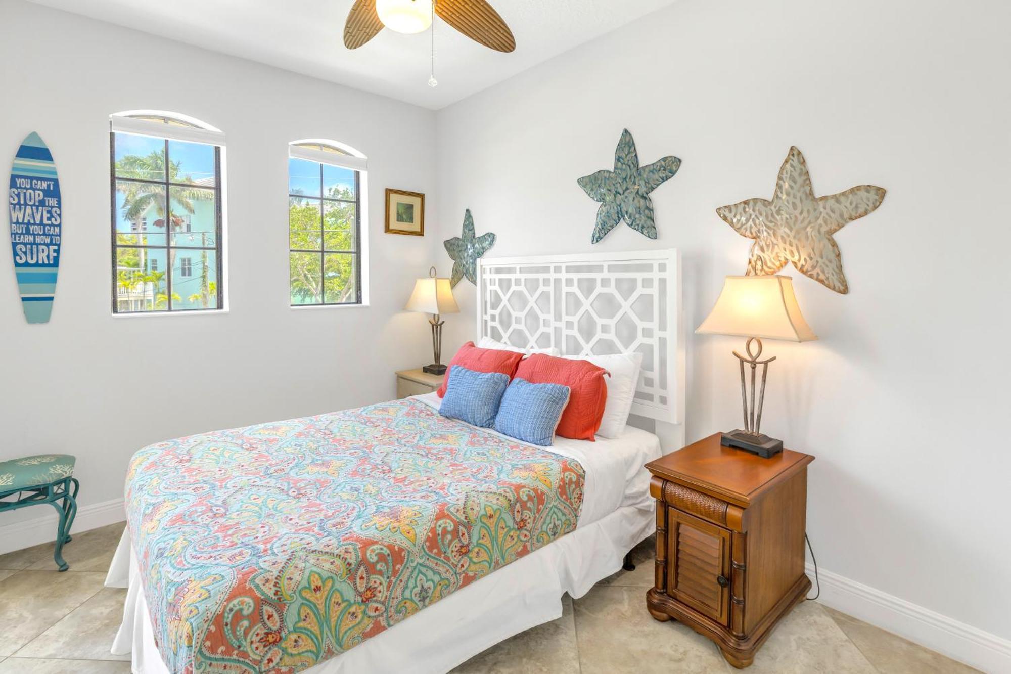 Apartment One-of-a-kind! Pool, Terraces, Ocean-view Rooftop, In Siesta Village At Beach!