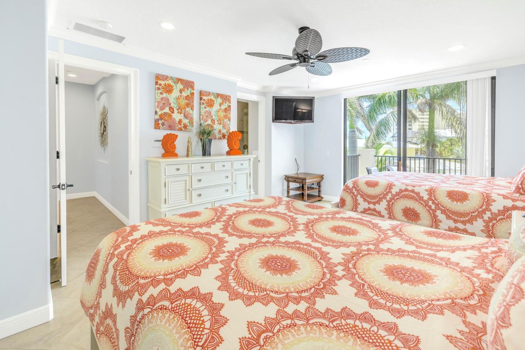 One-of-a-kind! Pool, Terraces, Ocean-view Rooftop, In Siesta Village At Beach! *