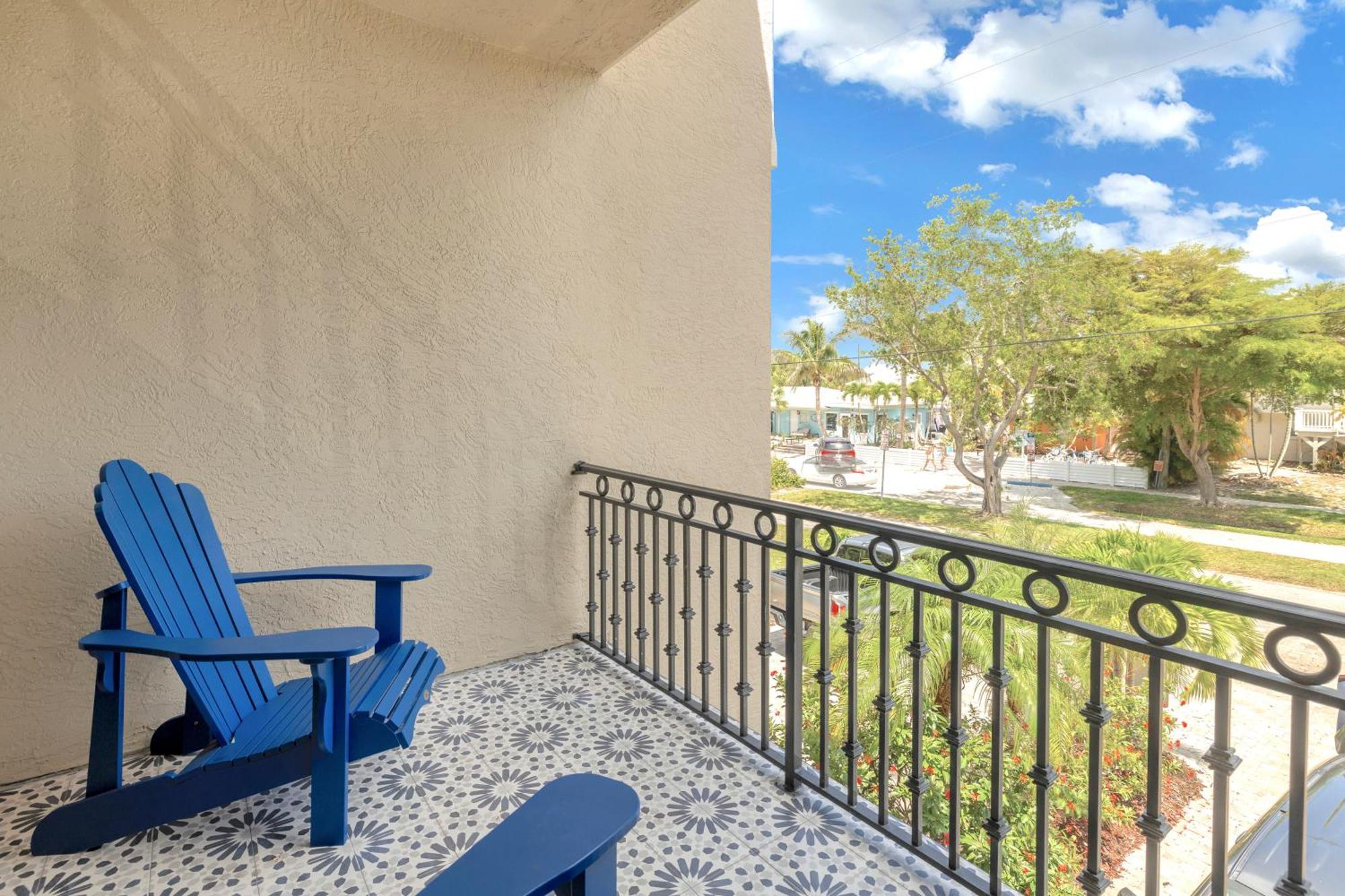 One-of-a-kind! Pool, Terraces, Ocean-view Rooftop, In Siesta Village At Beach! Siesta Key