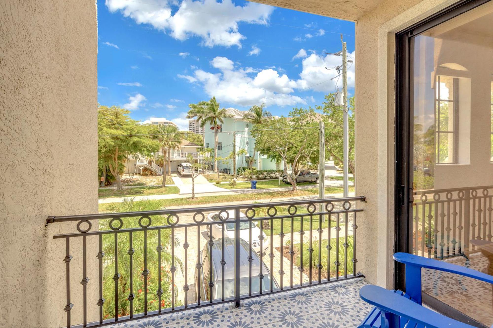 Apartment One-of-a-kind! Pool, Terraces, Ocean-view Rooftop, In Siesta Village At Beach! Siesta Key