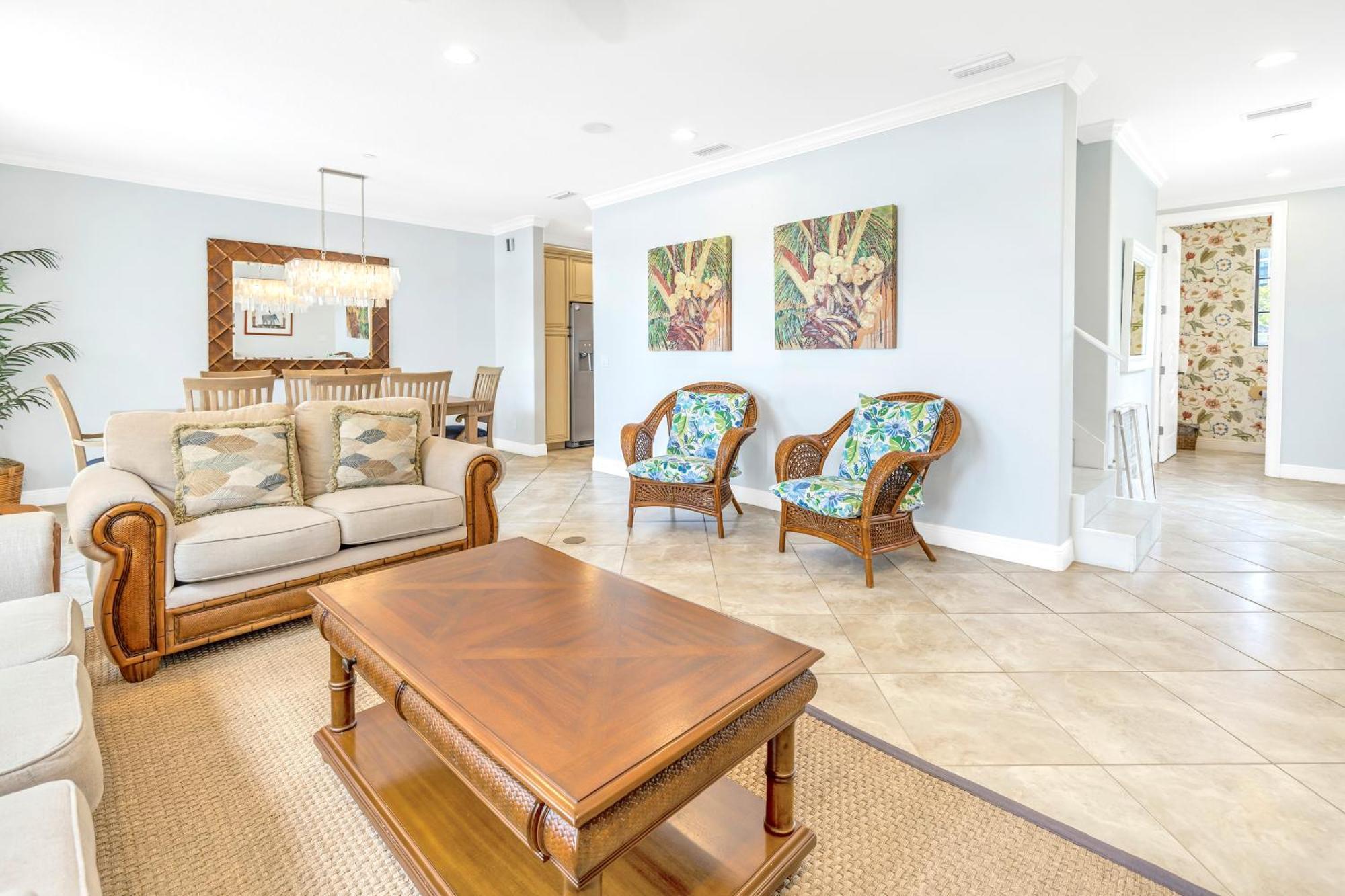 One-of-a-kind! Pool, Terraces, Ocean-view Rooftop, In Siesta Village At Beach! Apartment