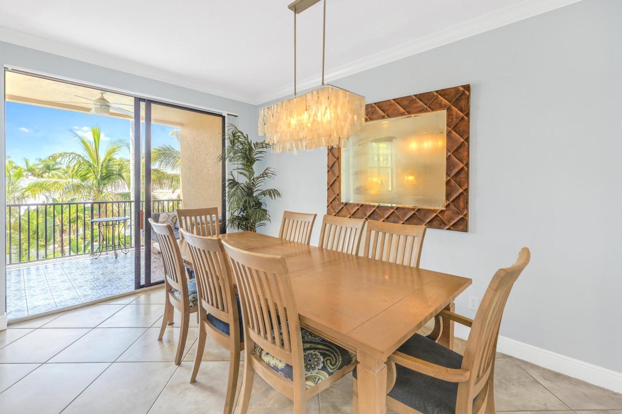 Apartment One-of-a-kind! Pool, Terraces, Ocean-view Rooftop, In Siesta Village At Beach!